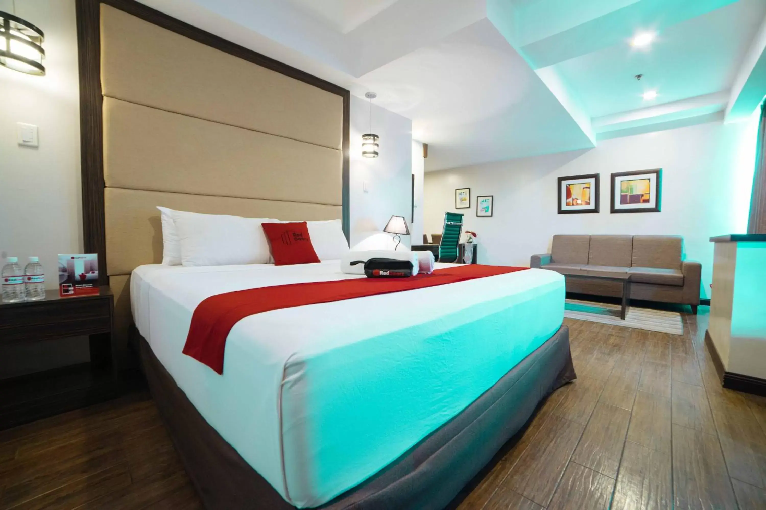 Photo of the whole room, Bed in RedDoorz Premium @ West Avenue Quezon City