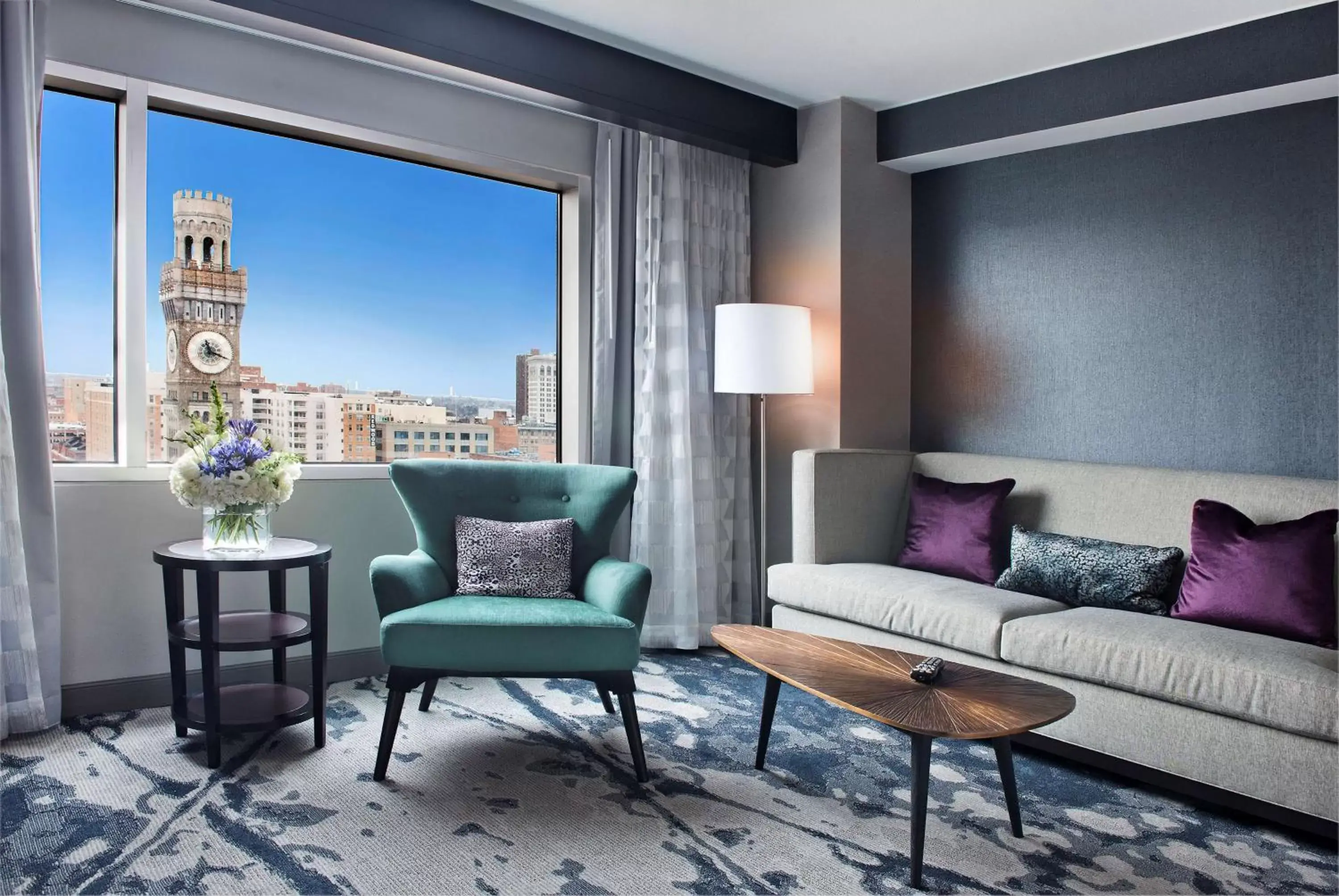 Living room, Seating Area in Hilton Baltimore Inner Harbor