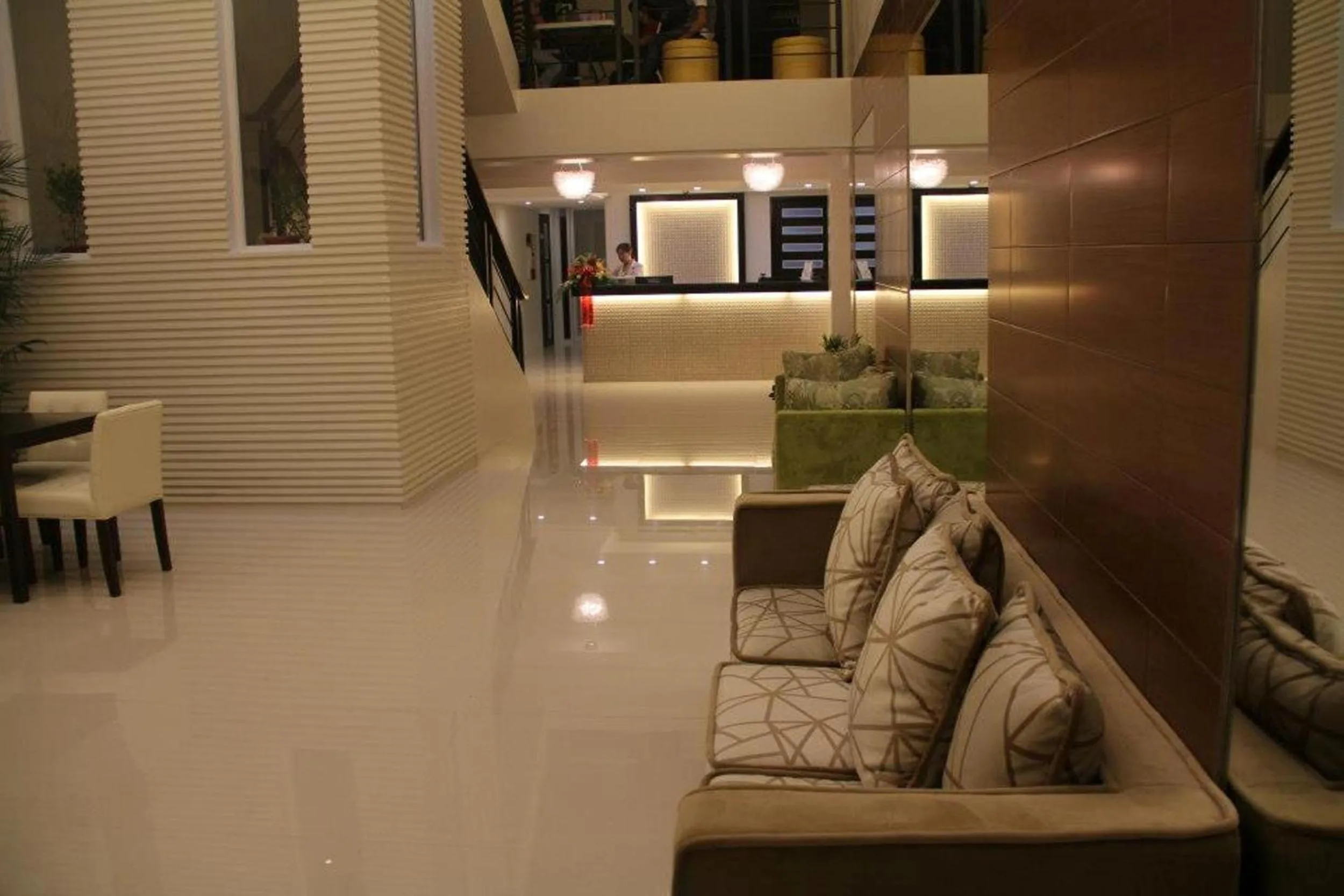 Lobby or reception in Manhattan Suites Inn