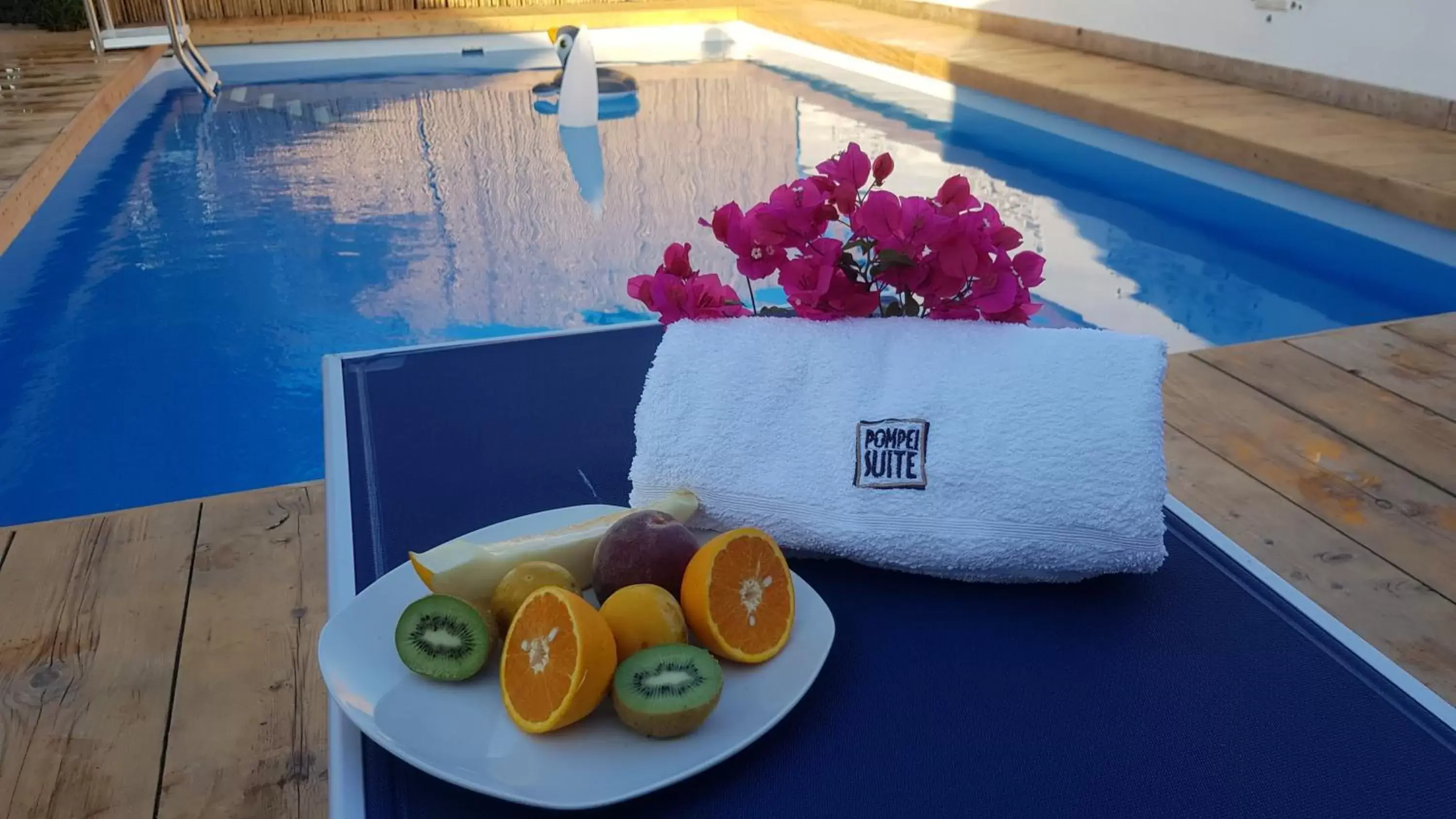 Food and drinks, Swimming Pool in Pompei Suite