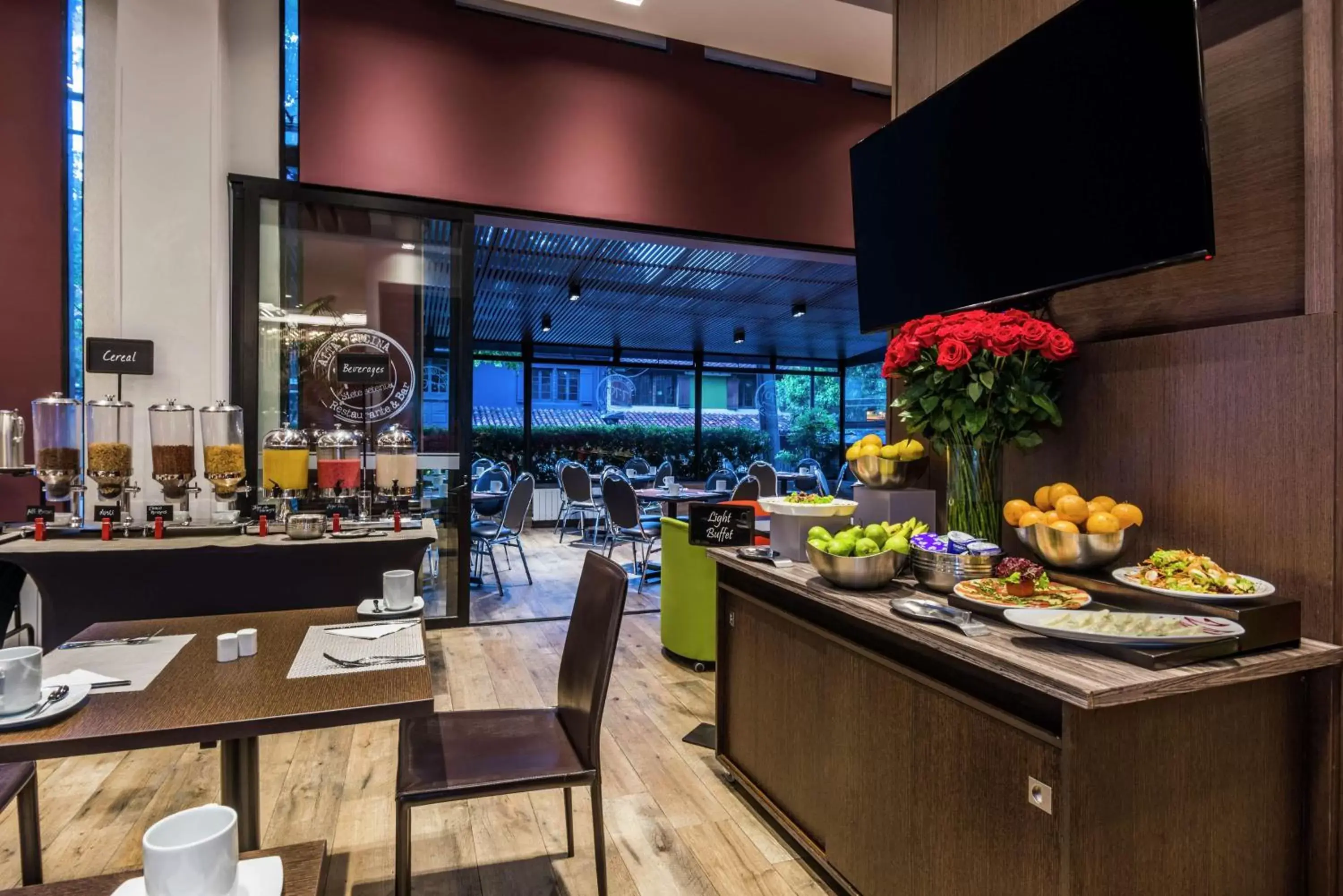 Dining area, Restaurant/Places to Eat in Embassy Suites by Hilton Bogotá - Rosales