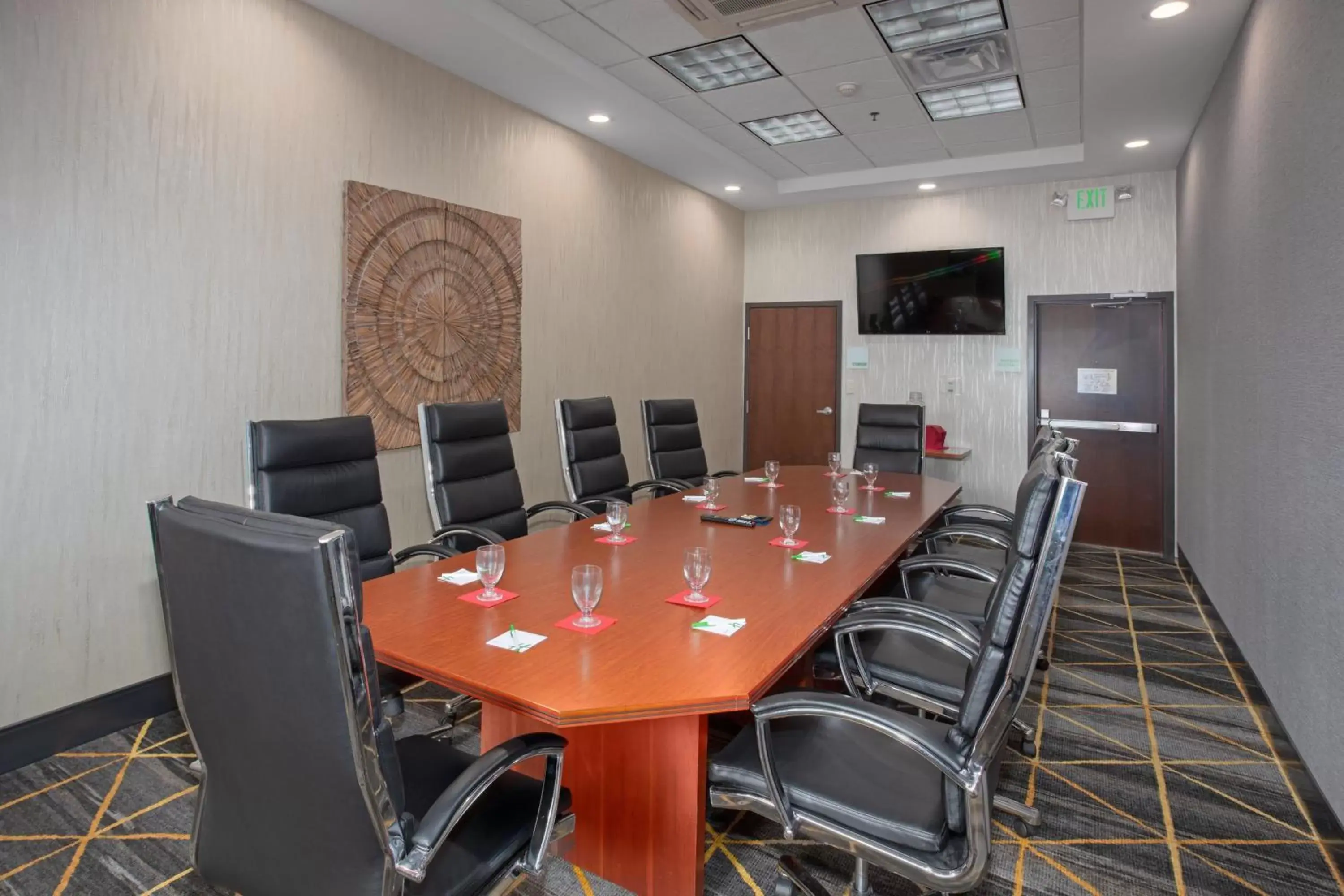 Meeting/conference room in Holiday Inn & Suites Durango Downtown, an IHG Hotel