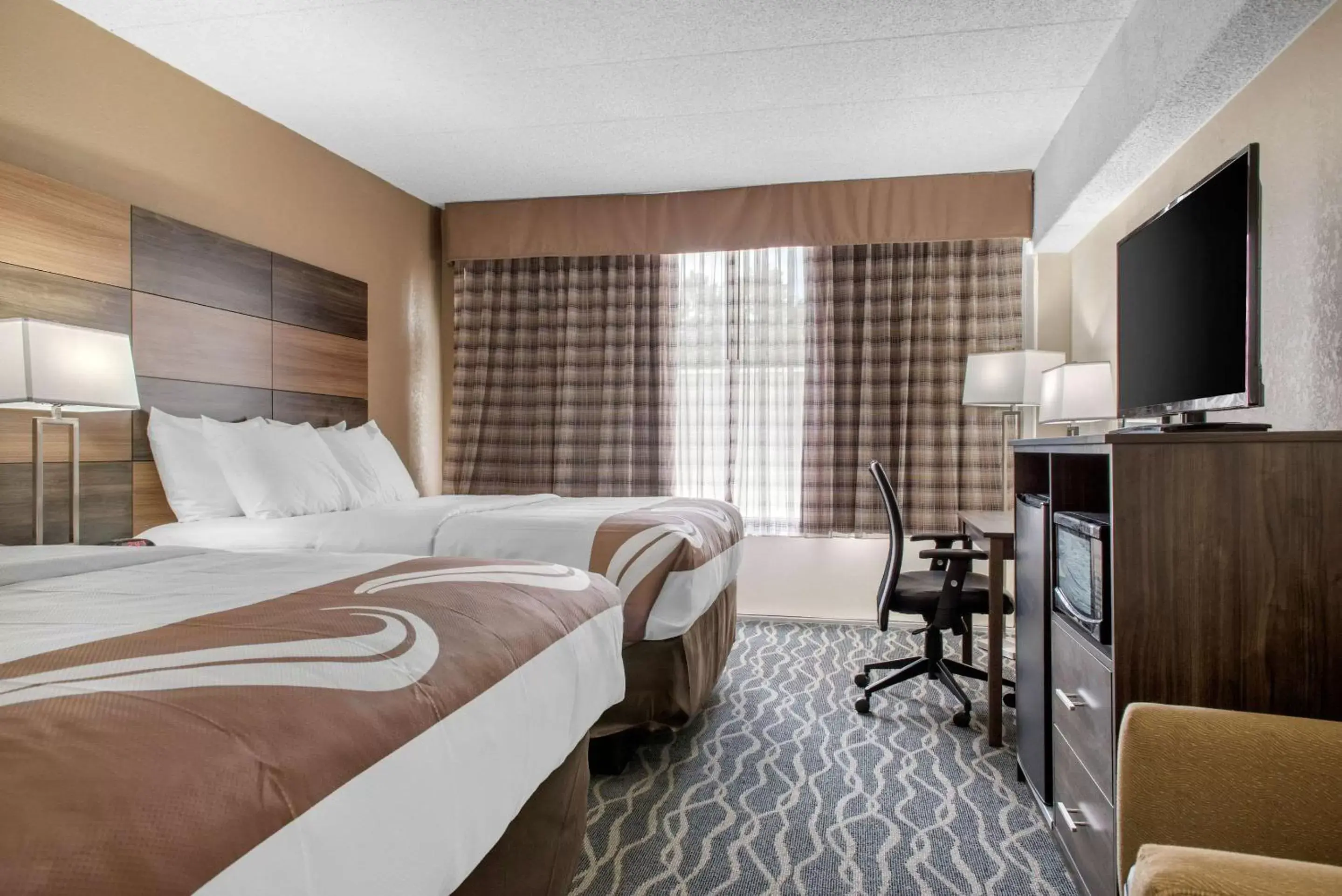 Photo of the whole room, Bed in Quality Inn and Conference Center Richmond