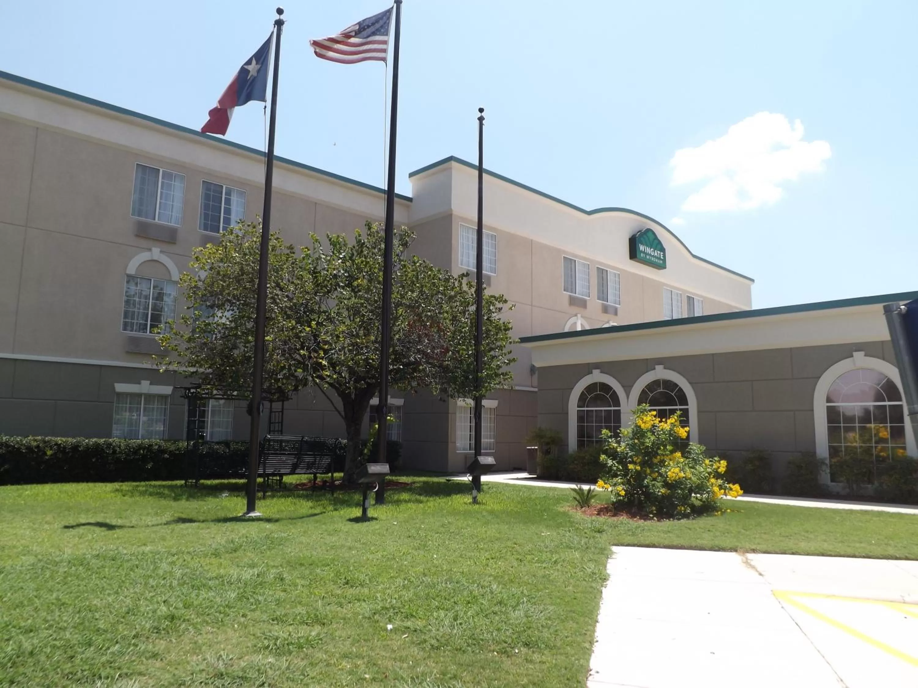 Facade/entrance in Wingate by Wyndham San Marcos