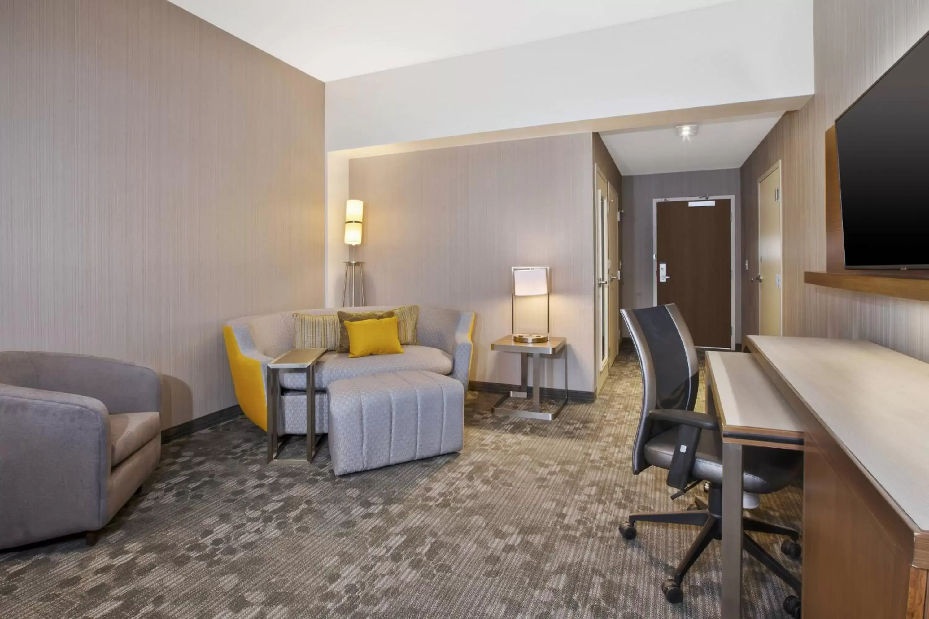 Photo of the whole room, Seating Area in Courtyard by Marriott St. Joseph-Benton Harbor
