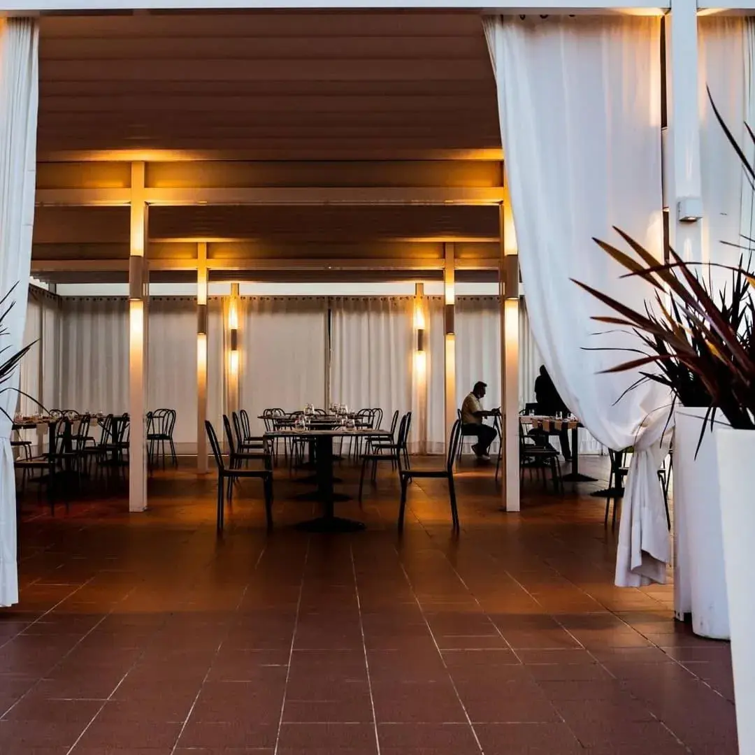 Restaurant/Places to Eat in Hotel Altamira
