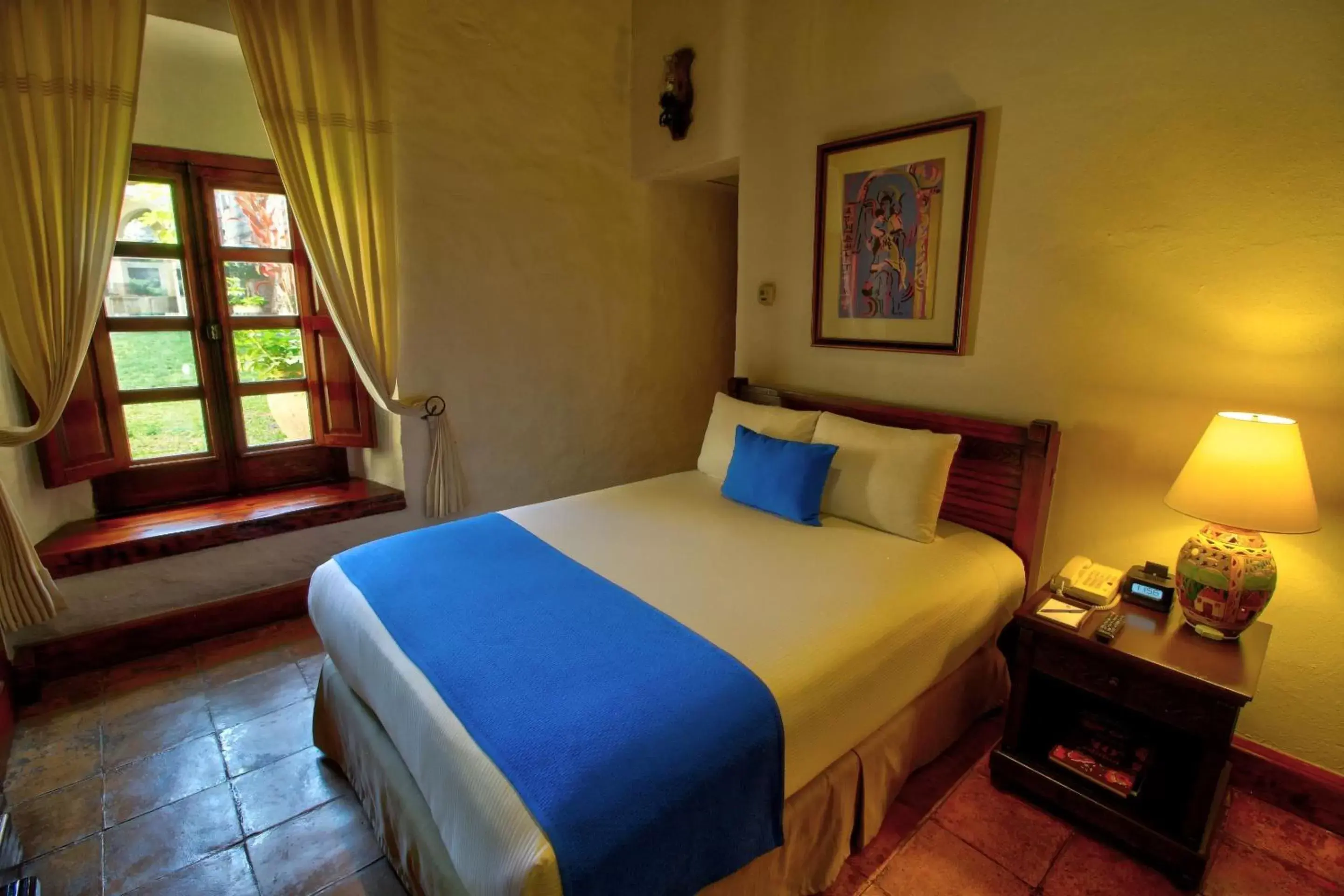 Photo of the whole room, Bed in Quinta Real Oaxaca