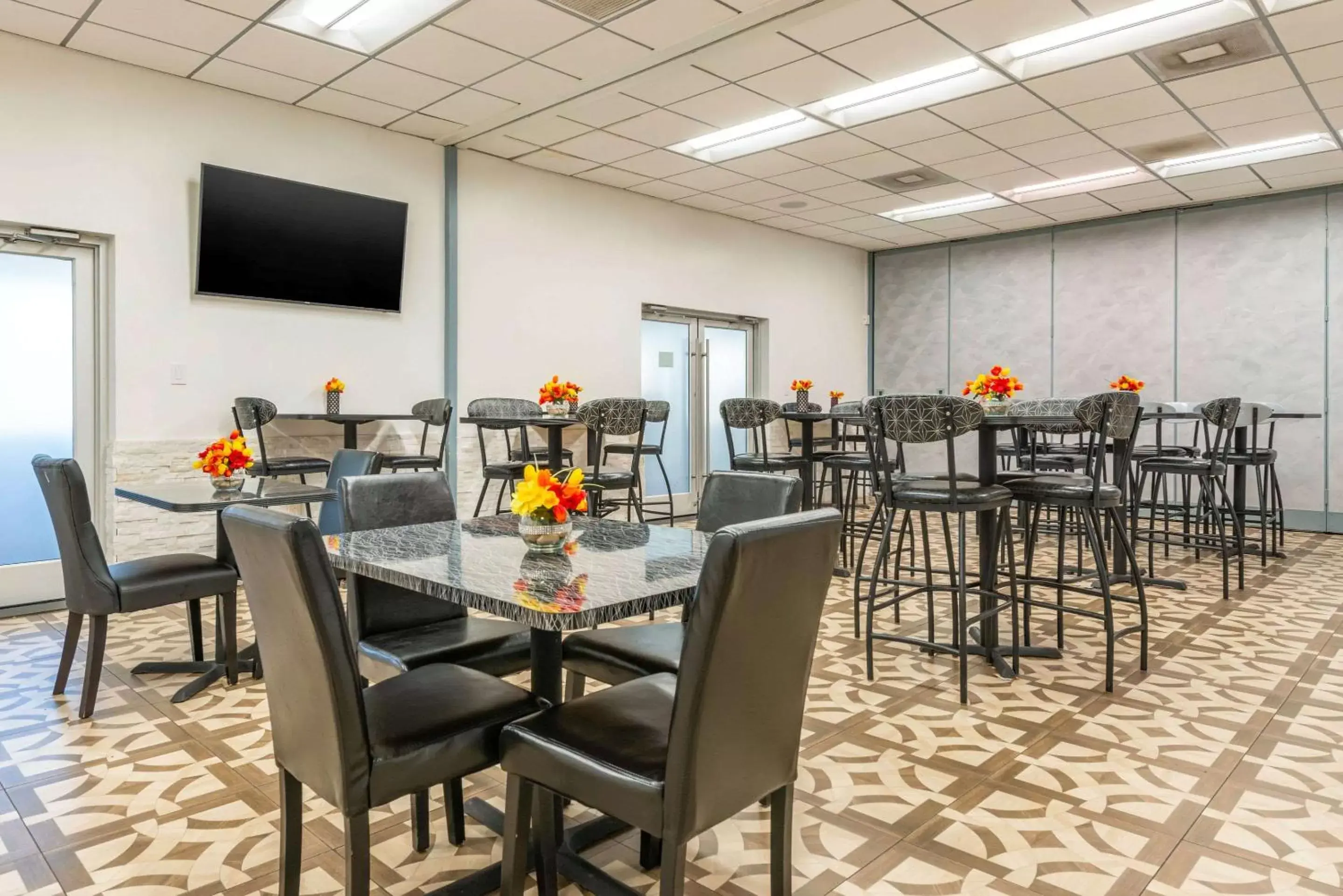 Restaurant/Places to Eat in Quality Inn and Conference Center Tampa-Brandon