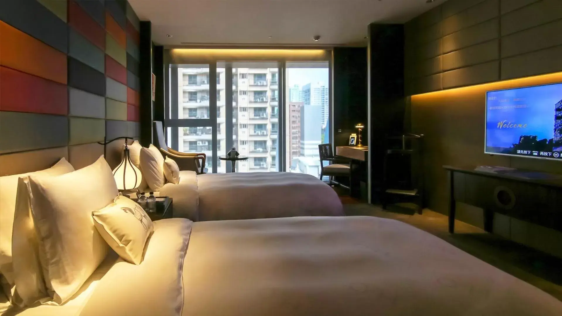 Photo of the whole room, Bed in H2O HOTEL