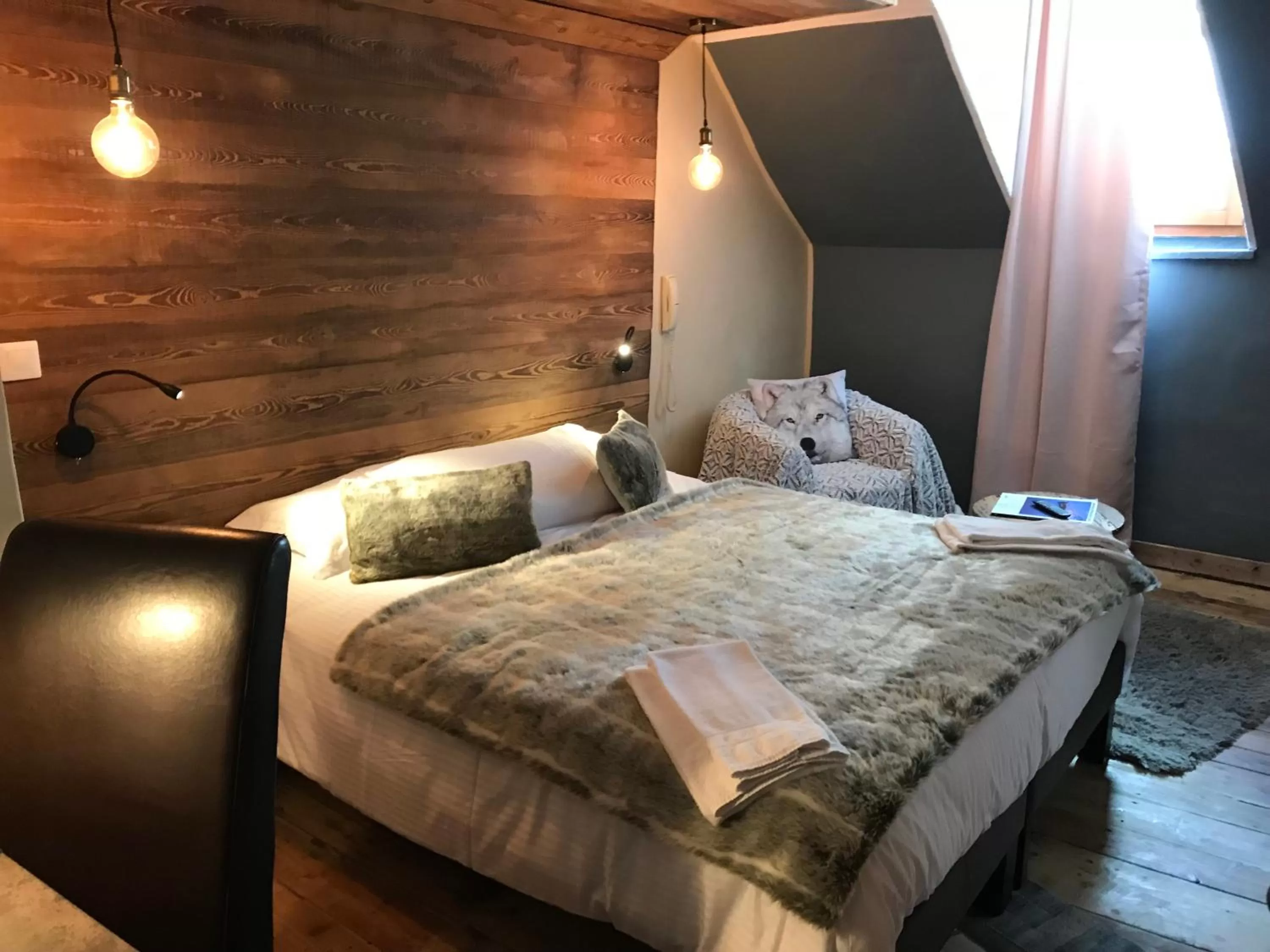 Bed in Auberge de la Paix