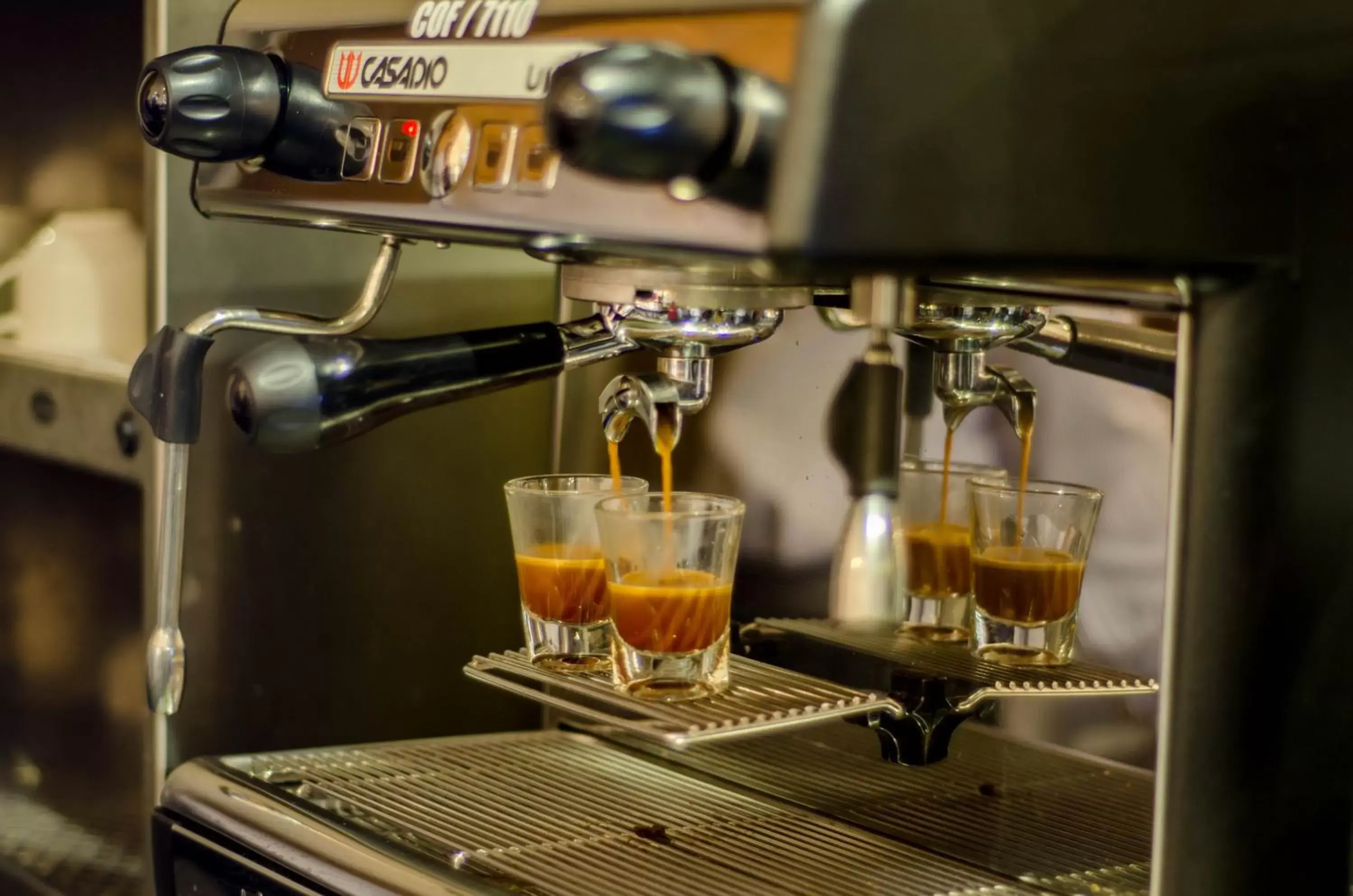 Coffee/tea facilities in The Somerset Hotel