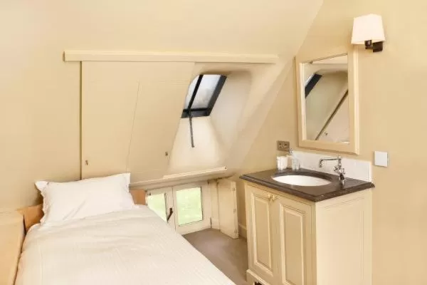 Bed in De Grote Wateringe