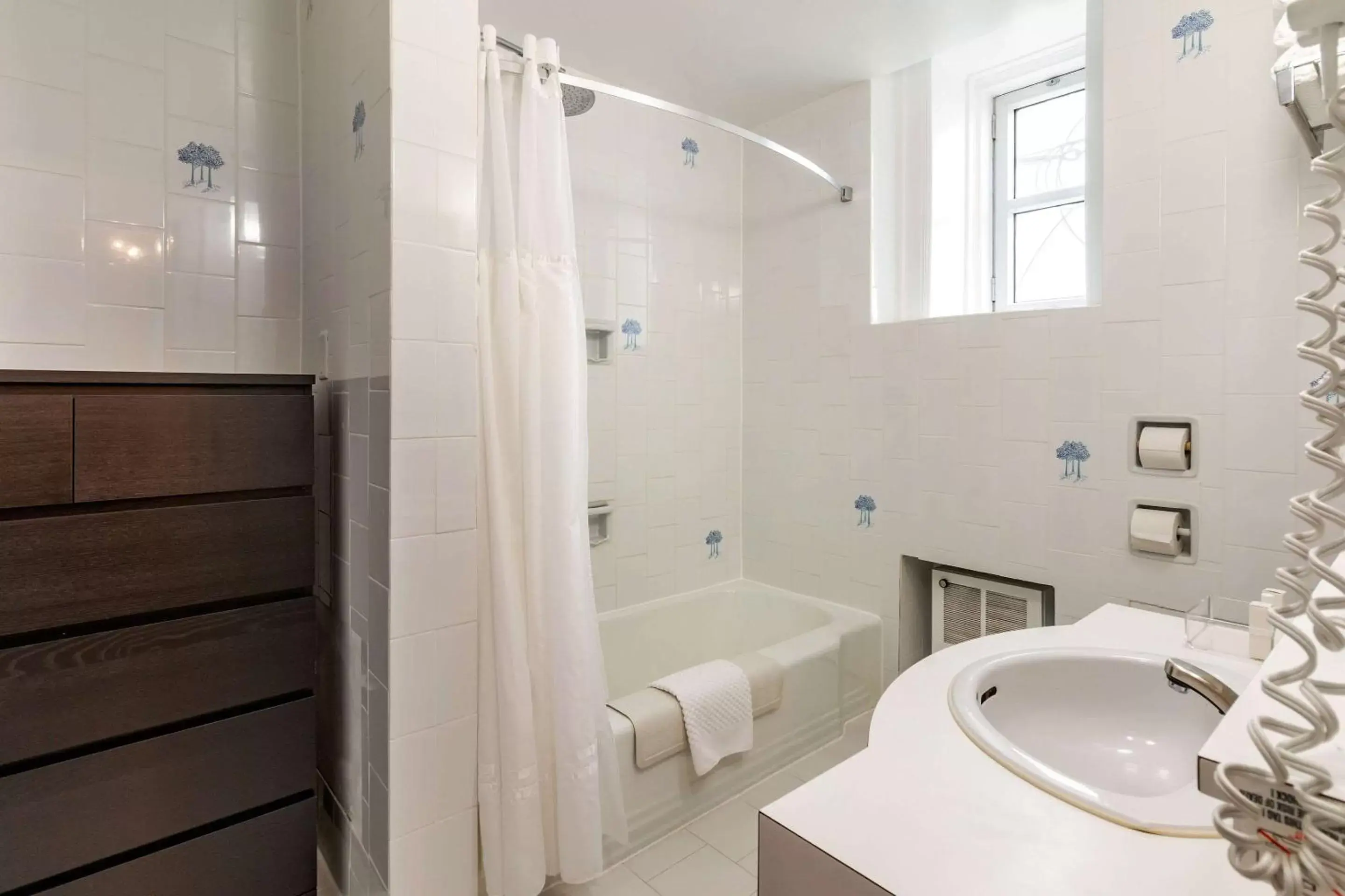 Bathroom in The Fort Garry Hotel, Spa and Conference Centre, Ascend Hotel Collection