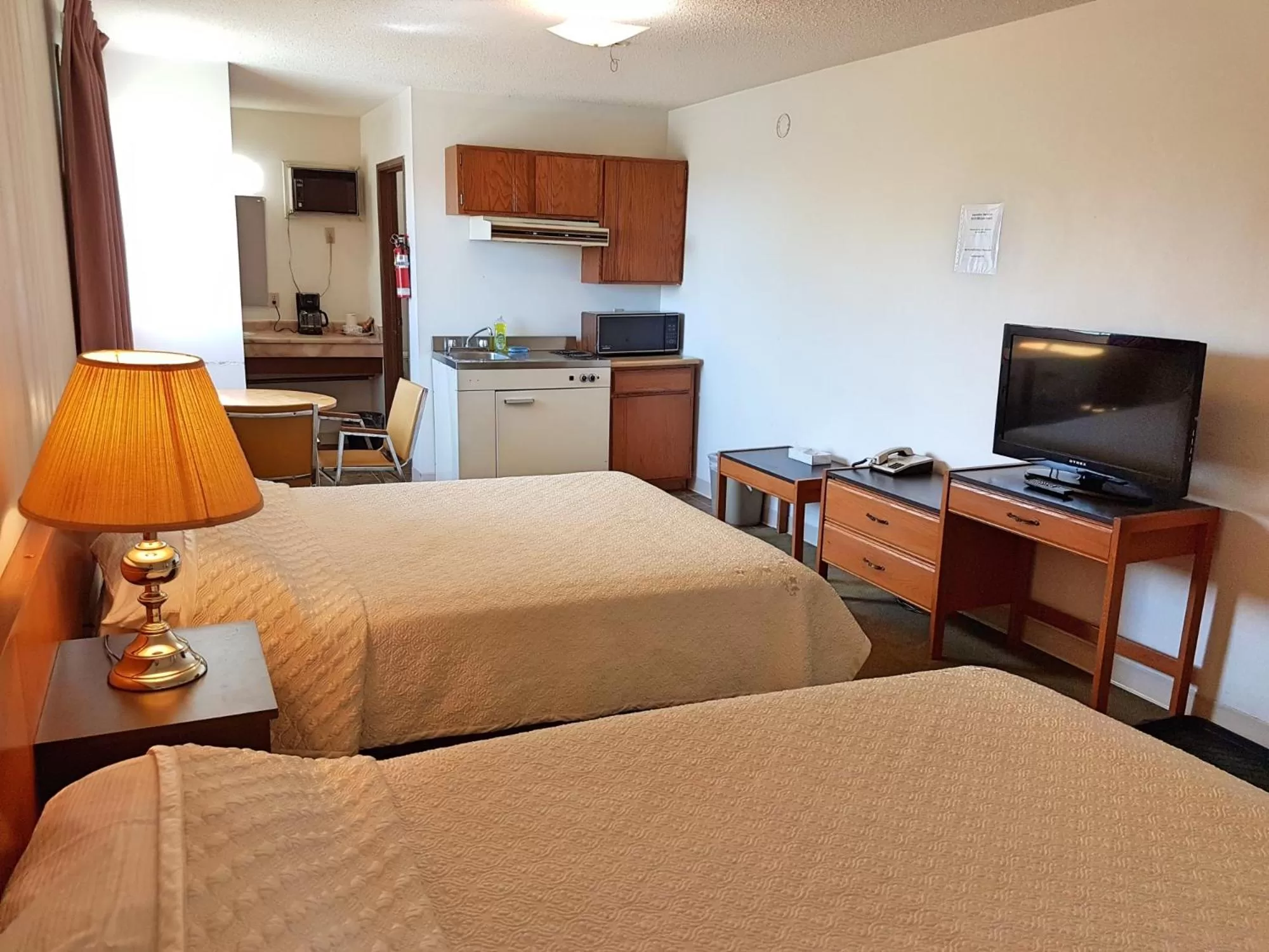 TV/Entertainment Center in Elk Point Motel & RV Park