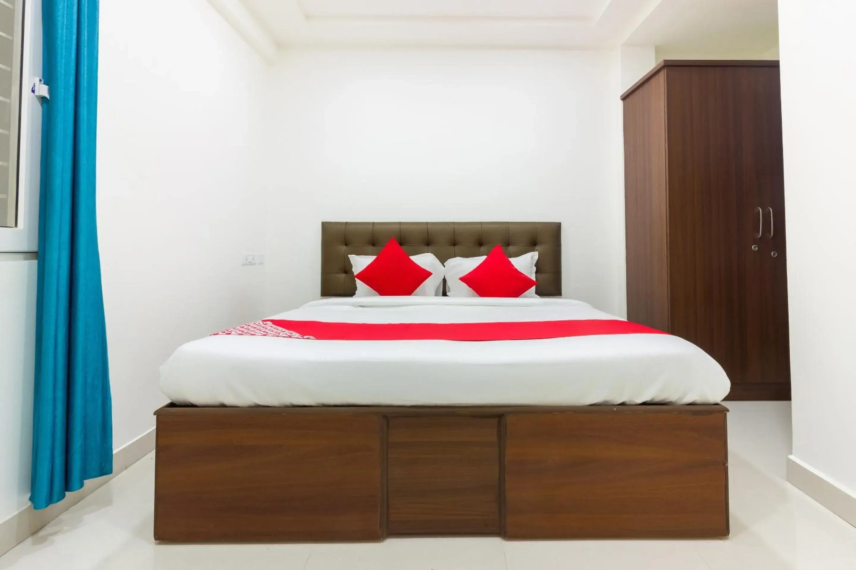 Bedroom, Bed in OYO Qualia Inn Kondapur Near Botanical Garden