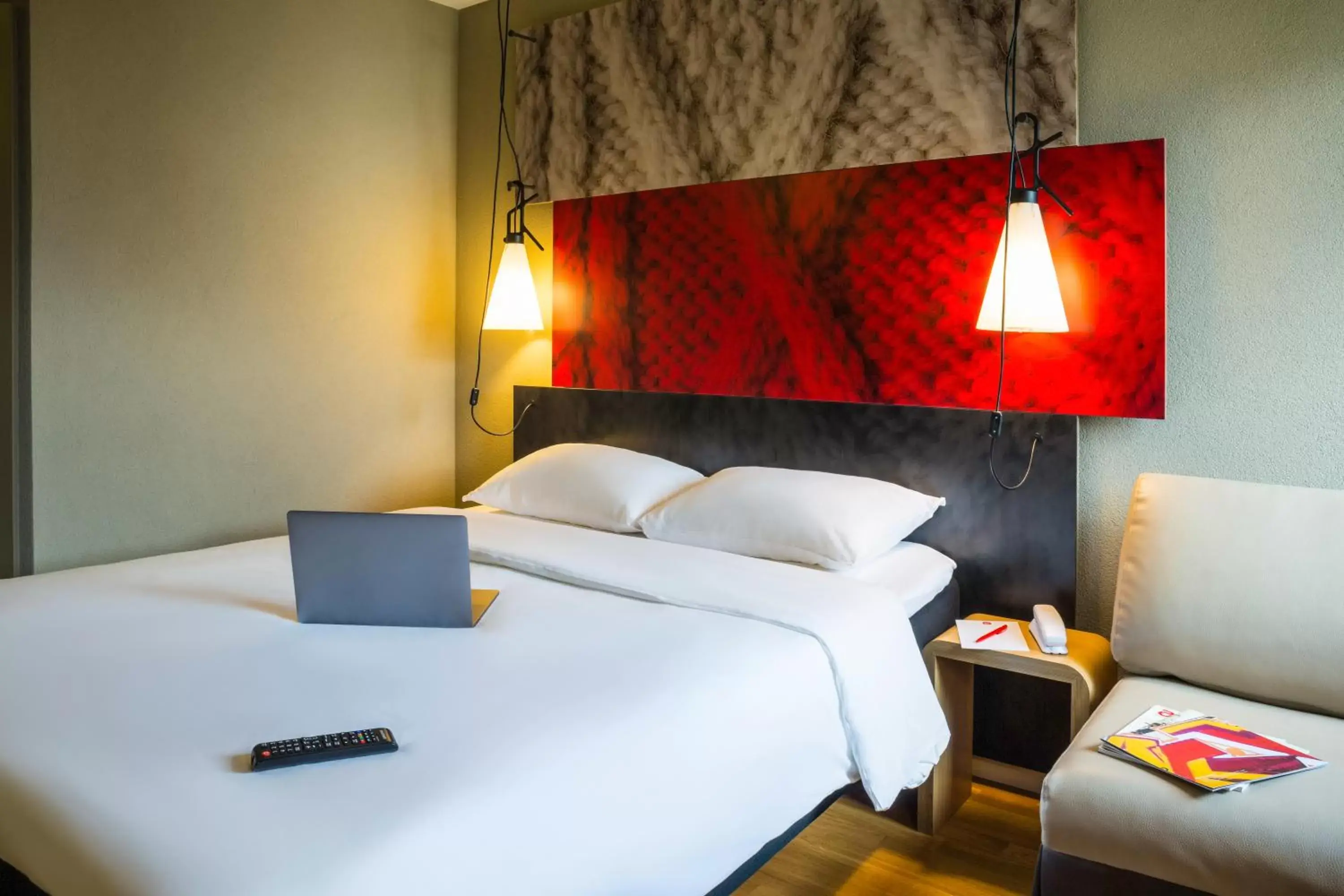 Bed in ibis Paris Rueil Malmaison