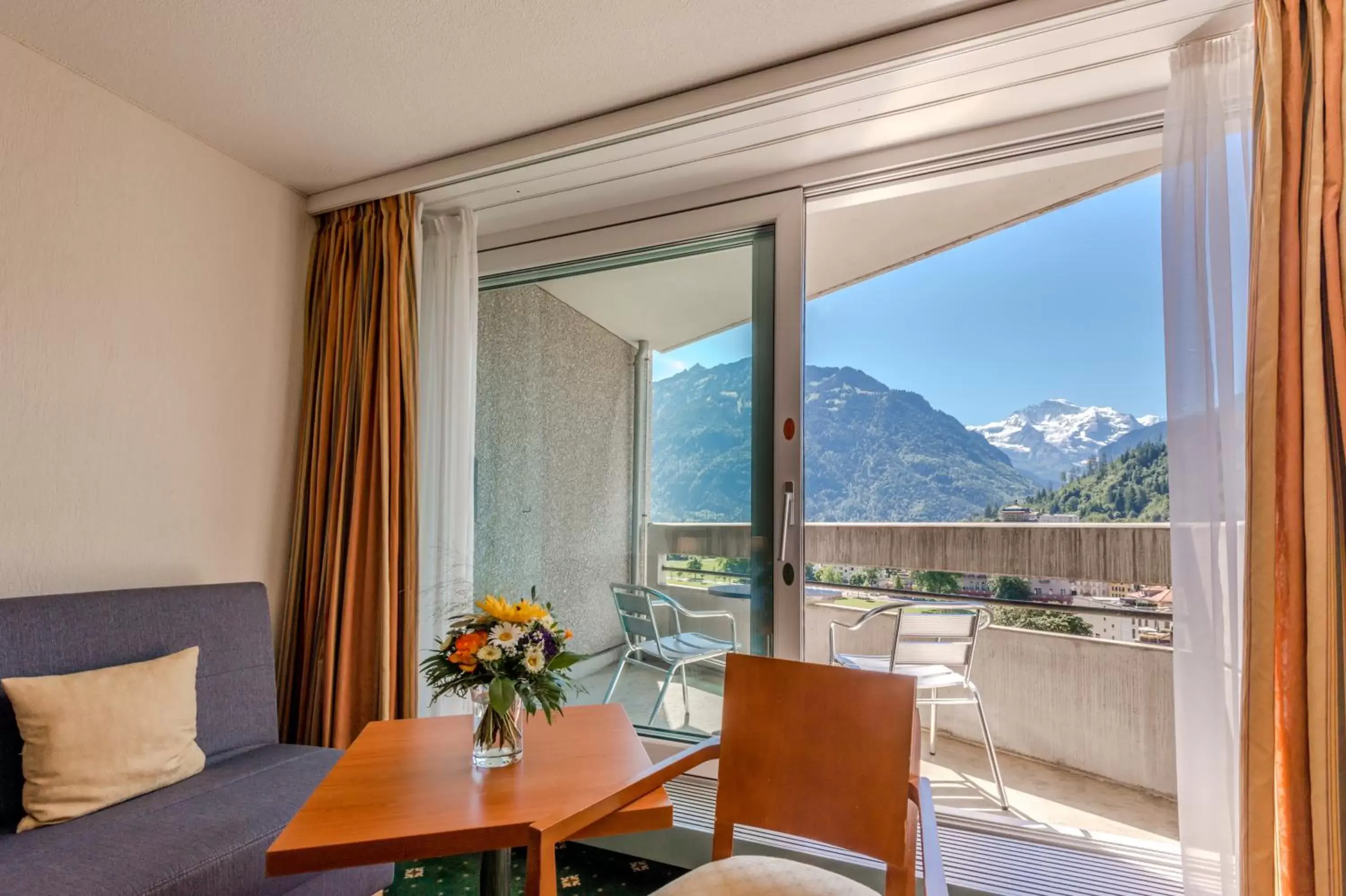 Bedroom, Mountain View in Metropole Swiss Quality Hotel