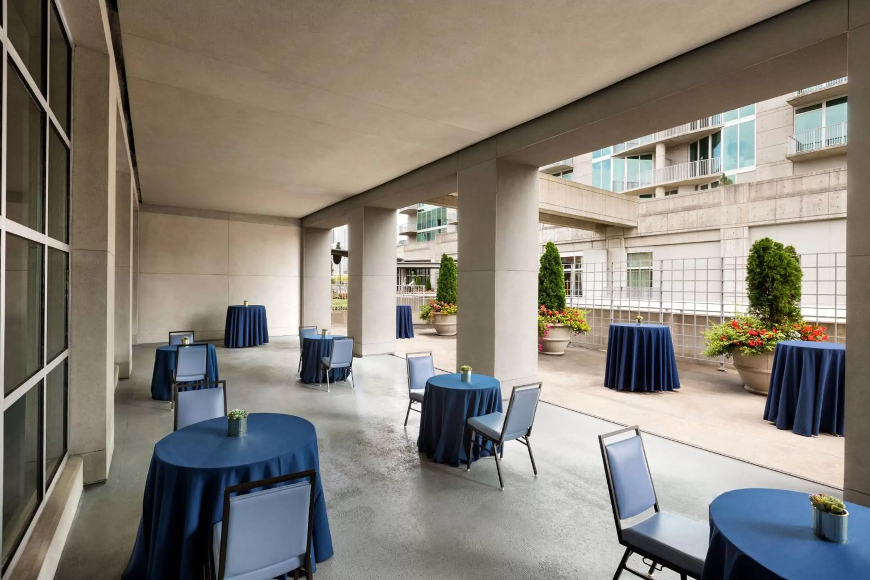 Meeting/conference room in Twelve Midtown, Marriott Autograph Collection