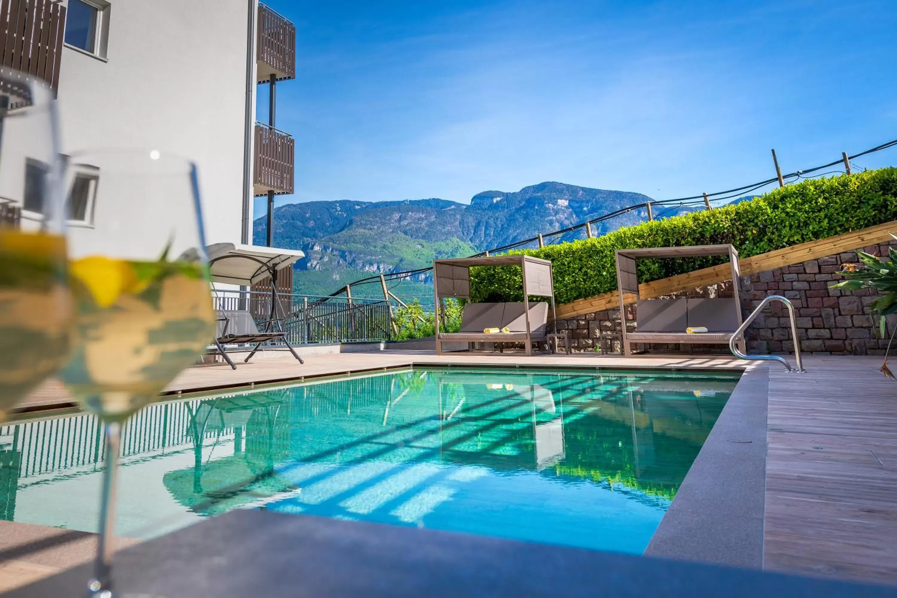 Swimming Pool in Residence Garni Hotel Vineus