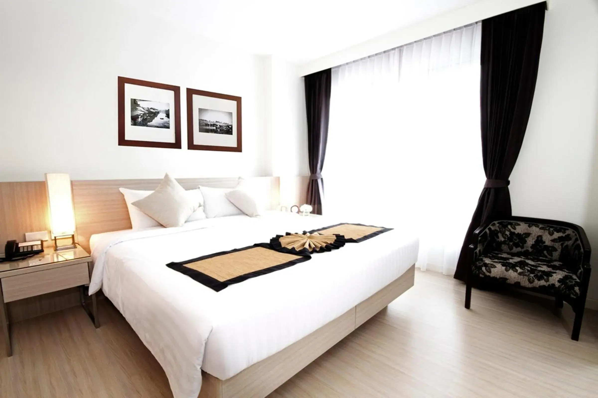 Bed in Classic Kameo Hotel & Serviced Apartments, Ayutthaya