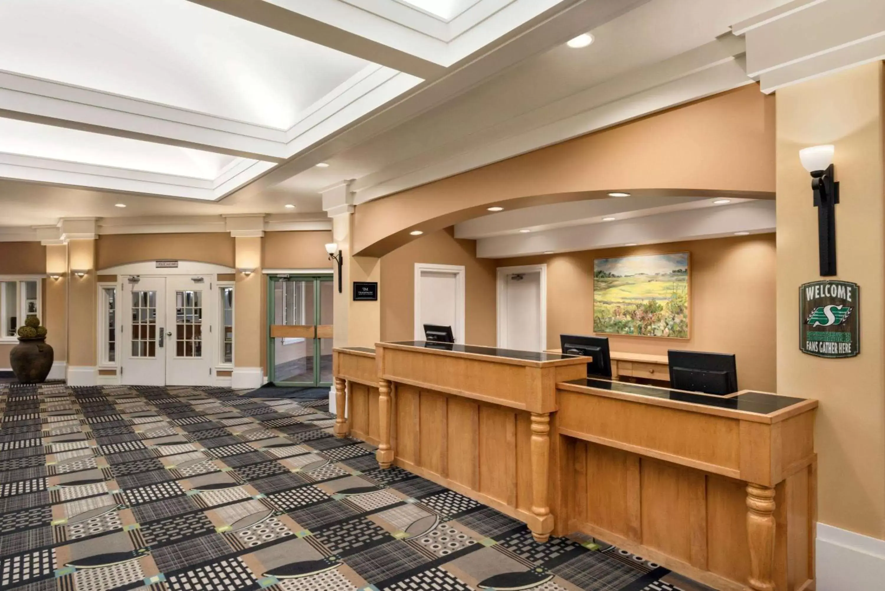Lobby or reception in Royal Hotel Regina, Trademark Collection by Wyndham