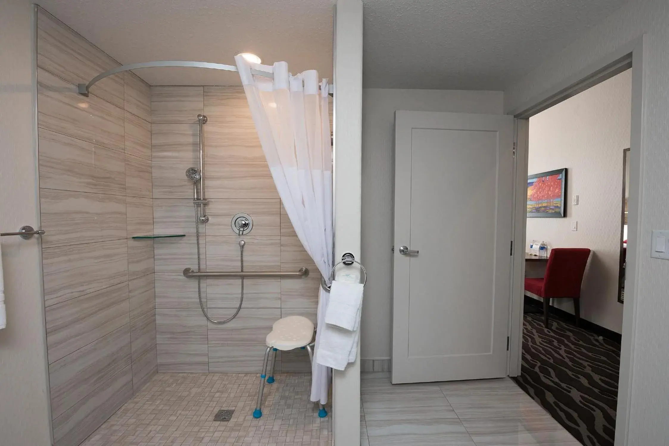 Bathroom in Encore Suites by Service Plus Inns Bathroom in Encore Suites by Service Plus Inns