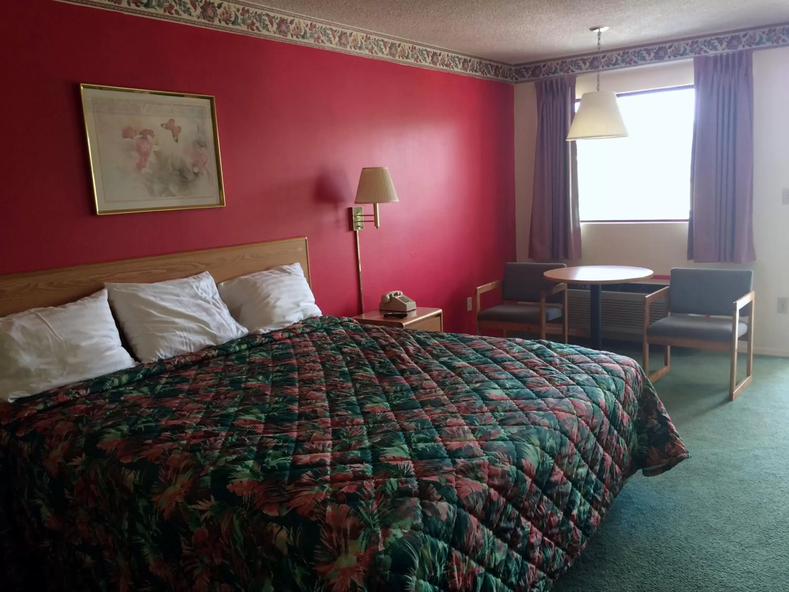 Bed in Western Motel - Camilla