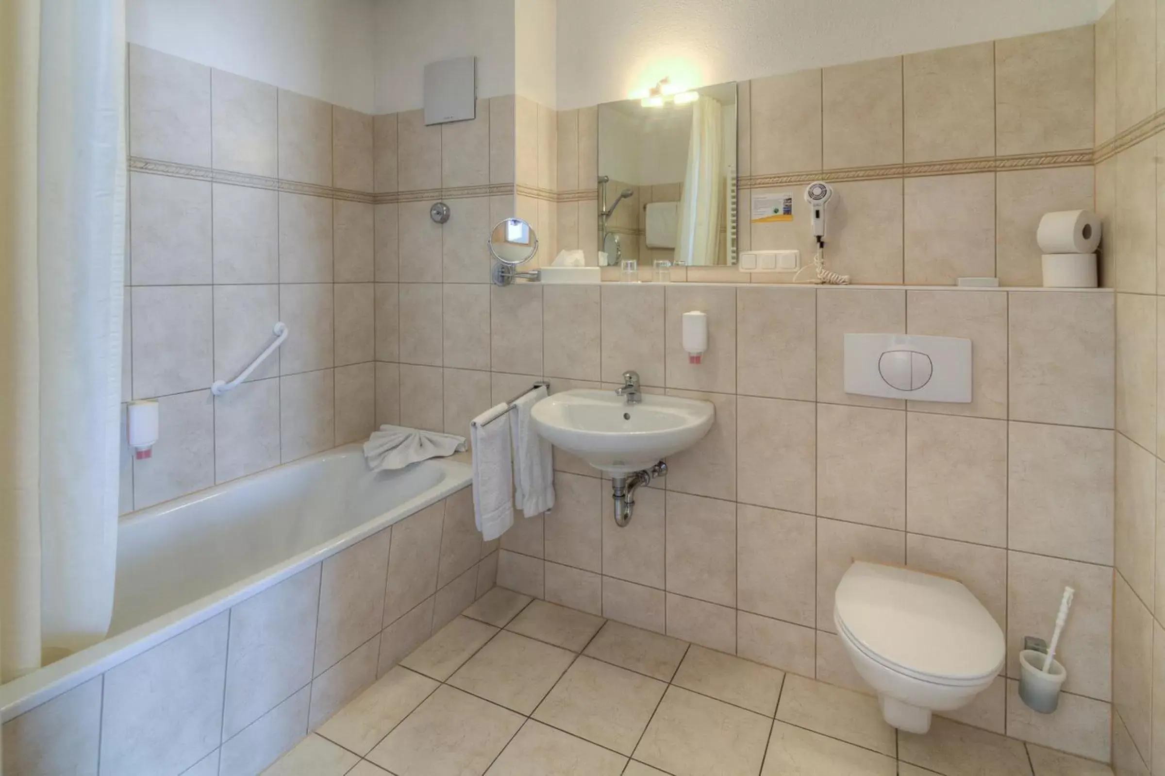 Photo of the whole room, Bathroom in Sport- & Vital-Resort Neuer Hennings Hof