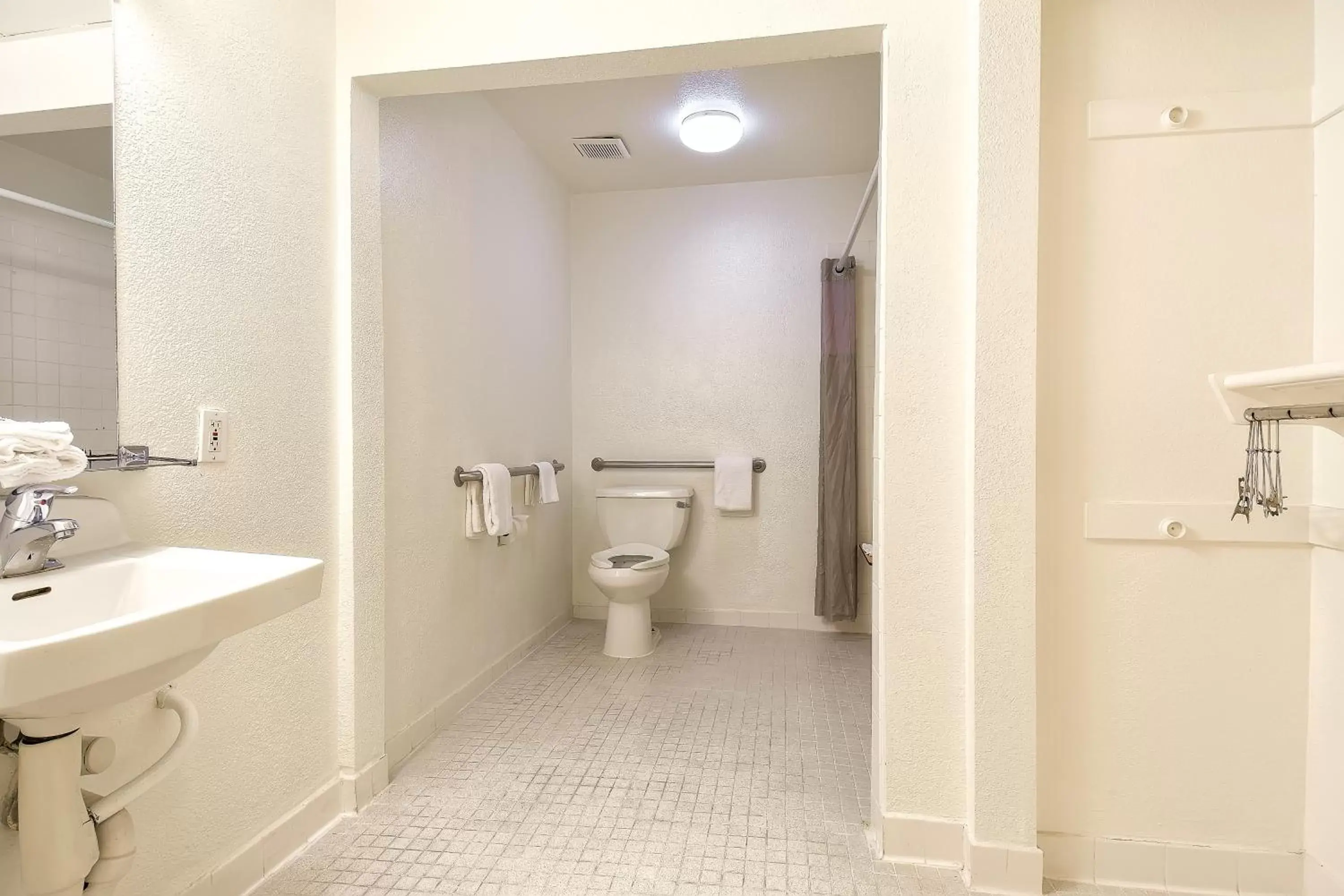Toilet, Bathroom in Motel 6-San Diego, CA - Downtown
