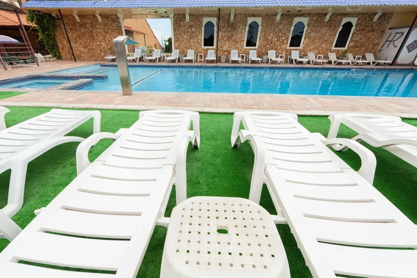 Swimming pool in Regineh Hotel