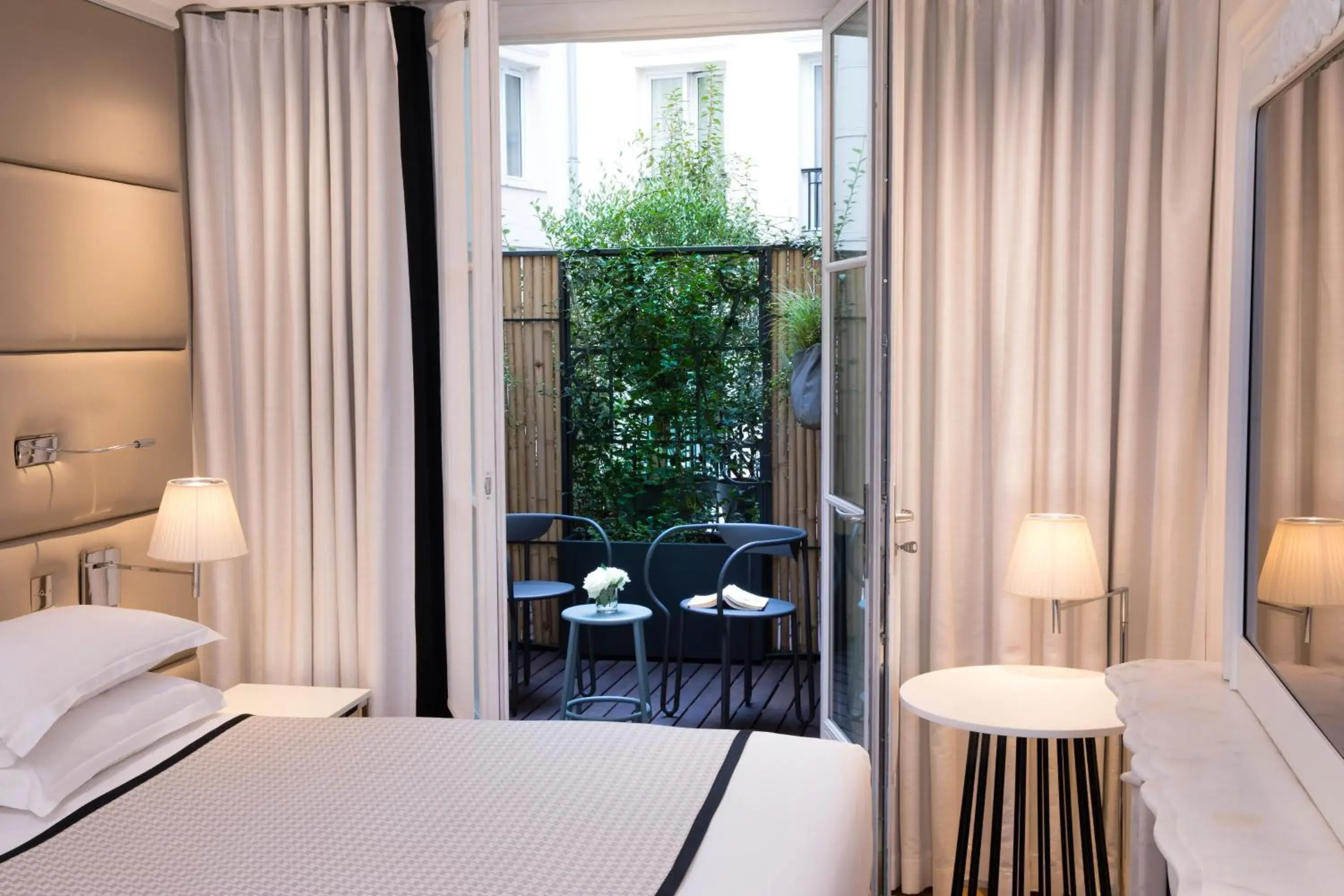 Bedroom in Hotel R De Paris - Boutique Hotel