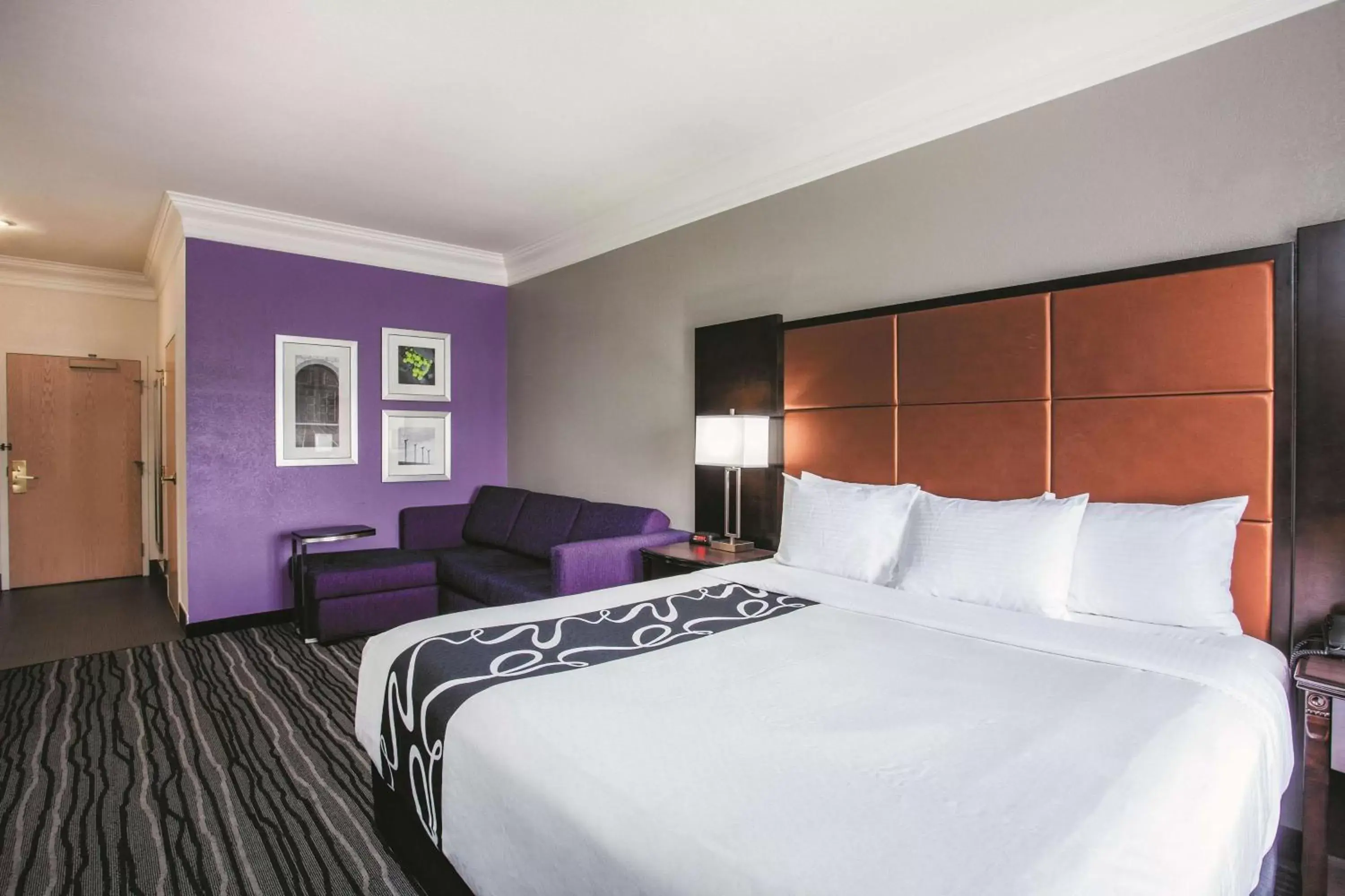 Photo of the whole room, Bed in La Quinta by Wyndham Dublin - Pleasanton