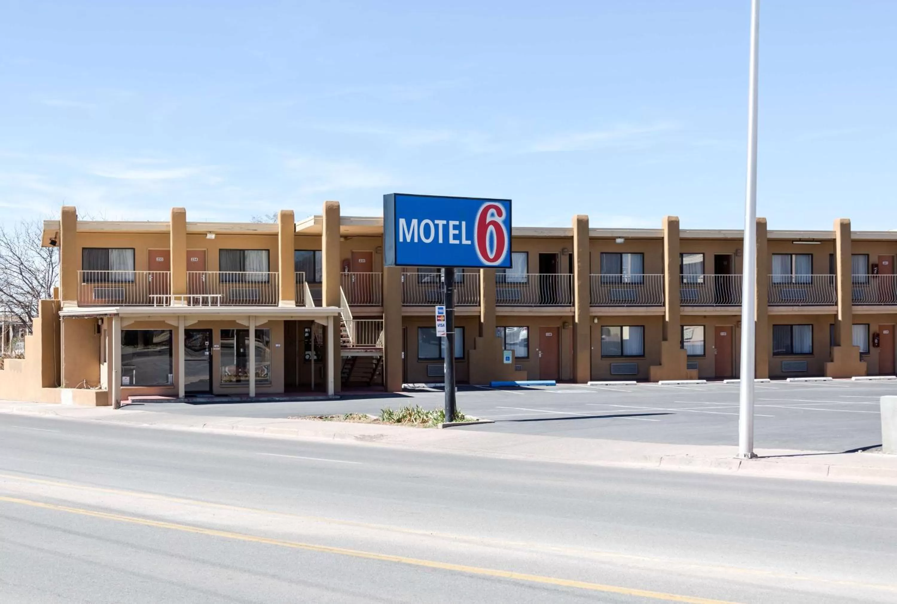 Property building in Motel 6-Santa Fe, NM - Downtown