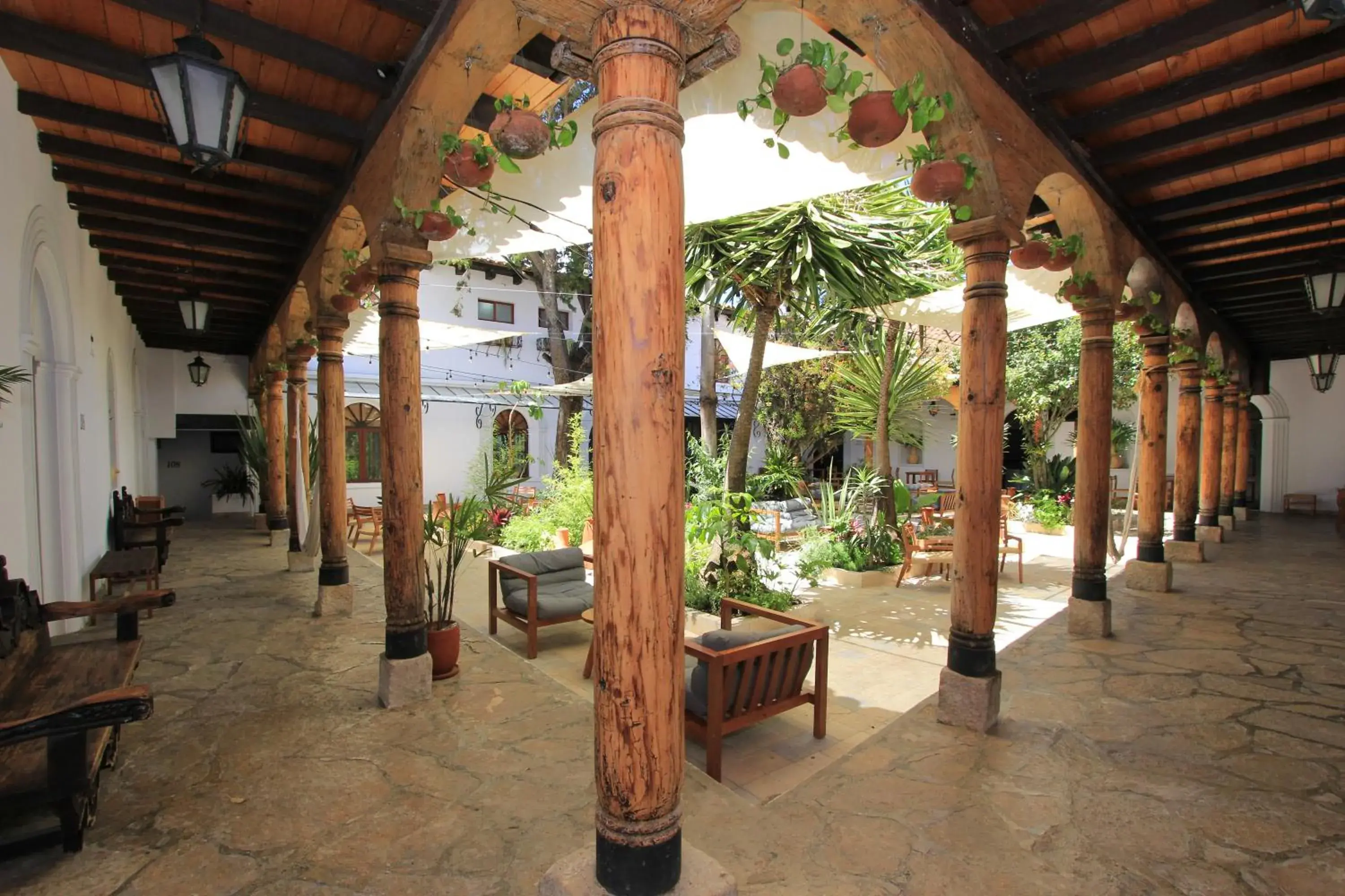 Patio in Sombra del Agua