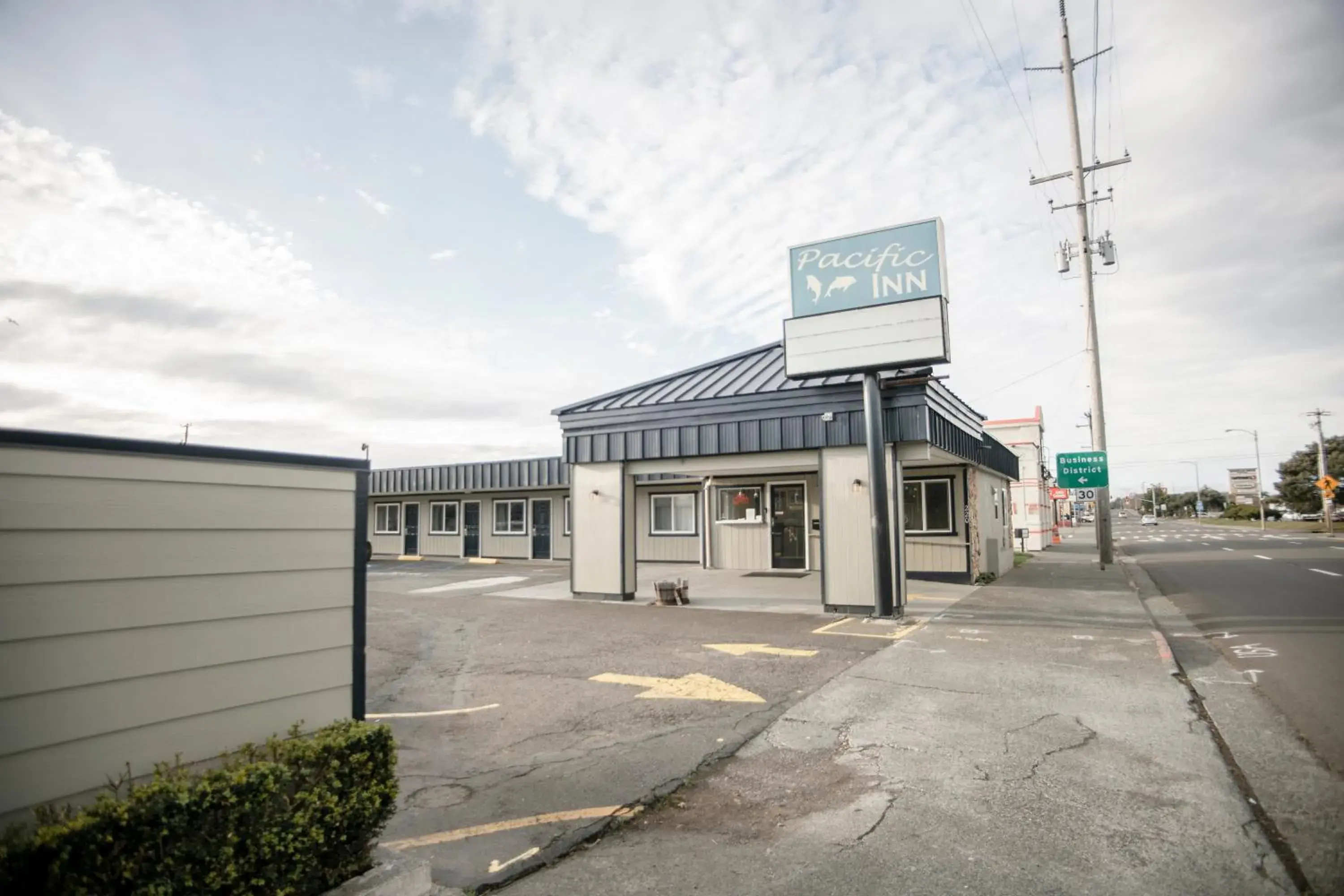 Facade/entrance in Pacific Inn Facade/entrance in Pacific Inn