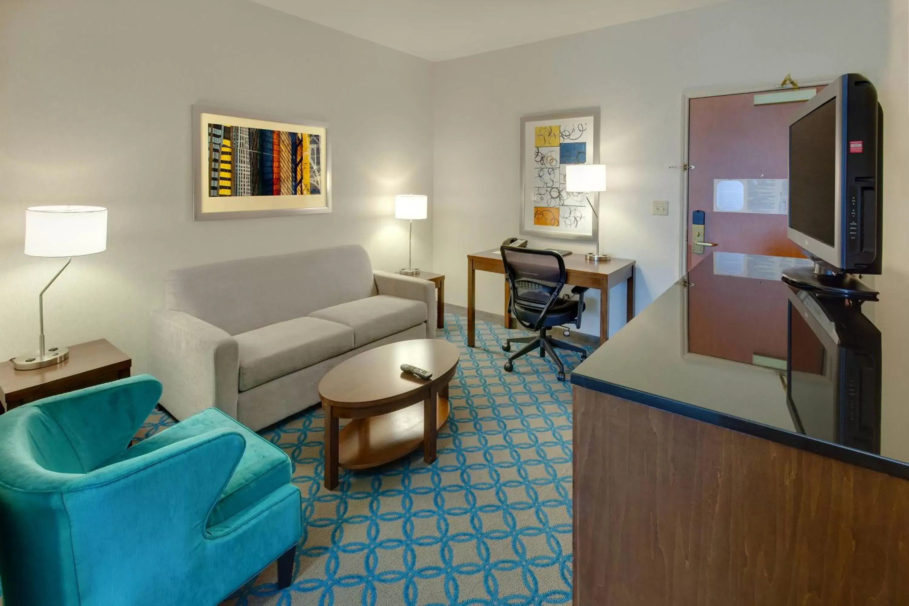 Living room, Seating Area in Fairfield Inn & Suites by Marriott San Francisco Airport/Millbrae