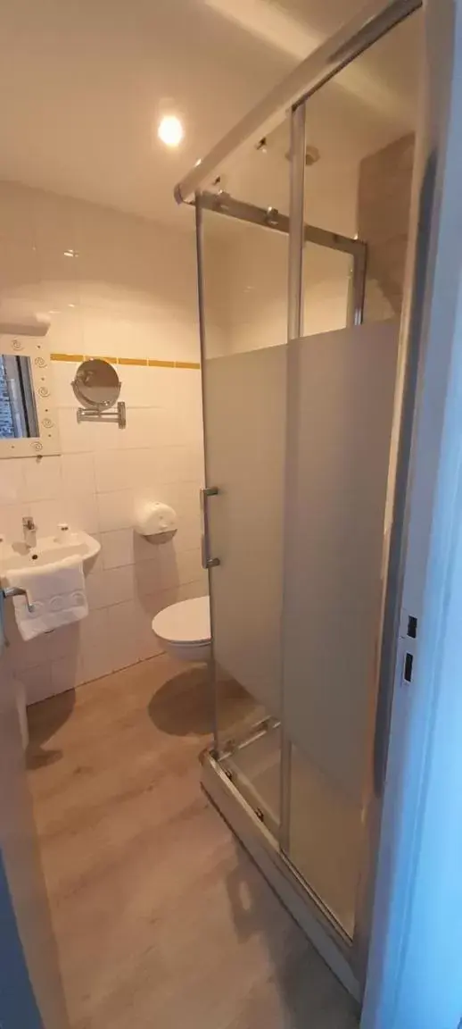 Bathroom in Au Spatial