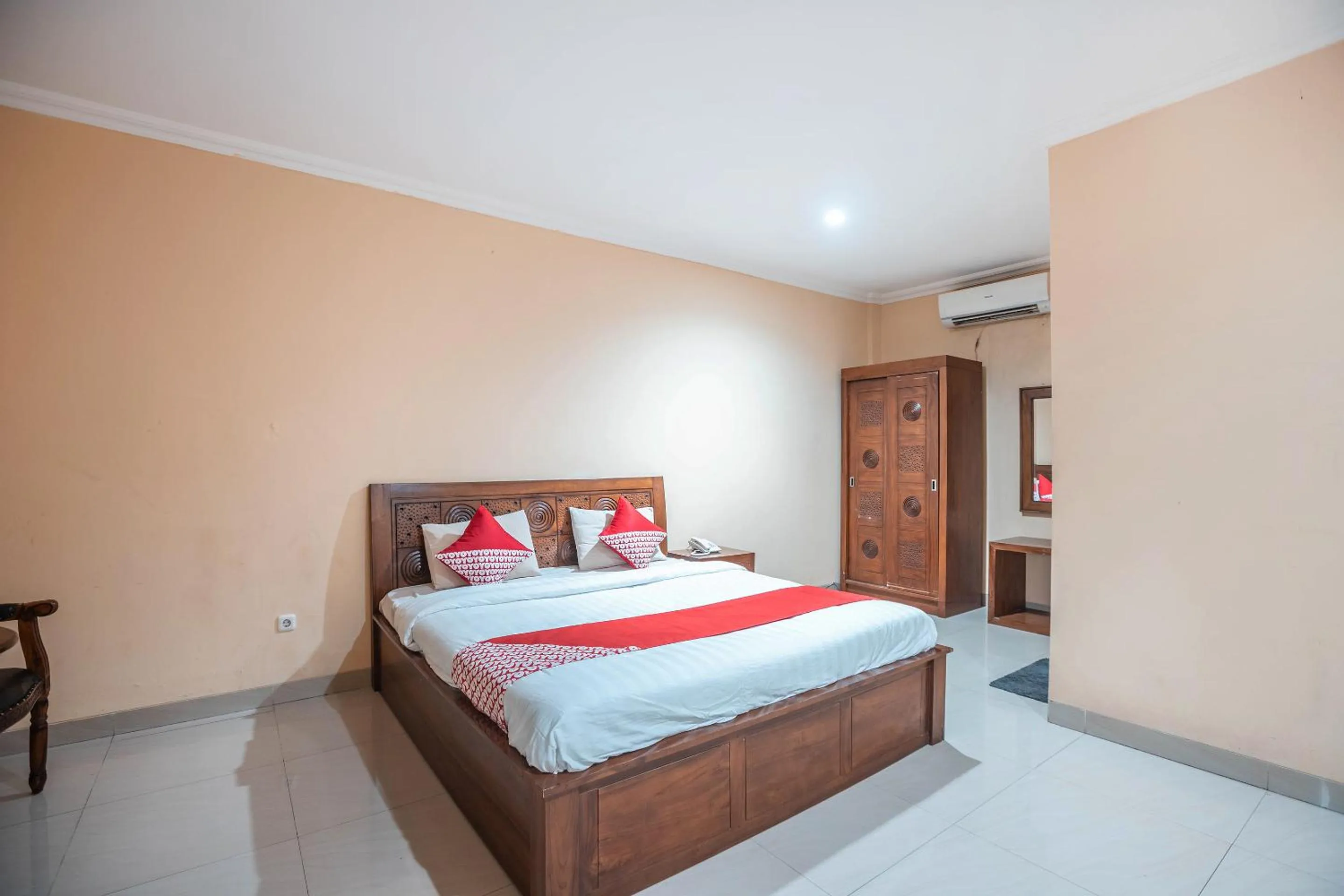 Deluxe Double Room in OYO 686 Bunga Karang Hotel