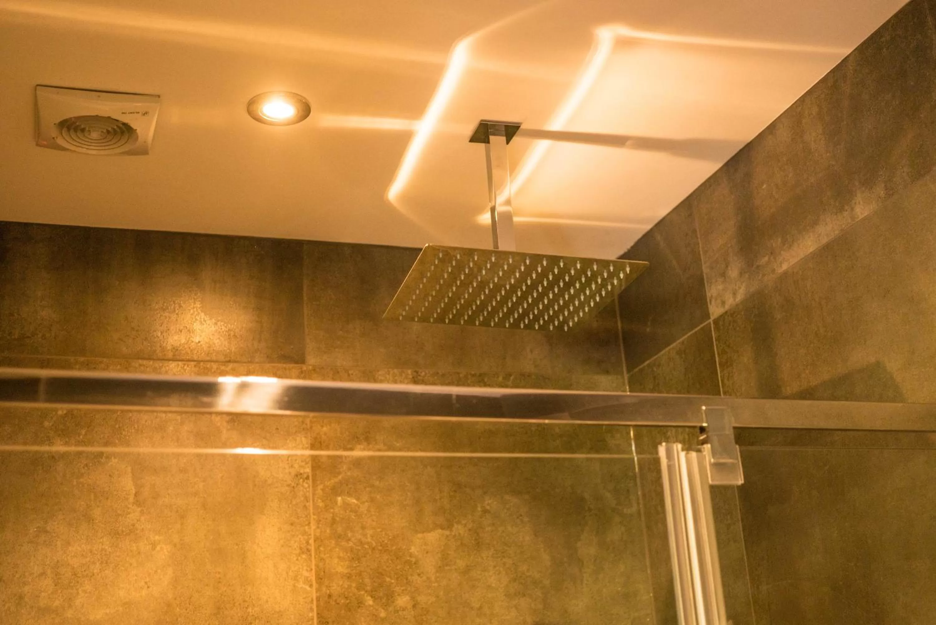 Shower, Bathroom in Bed & Breakfast Danina