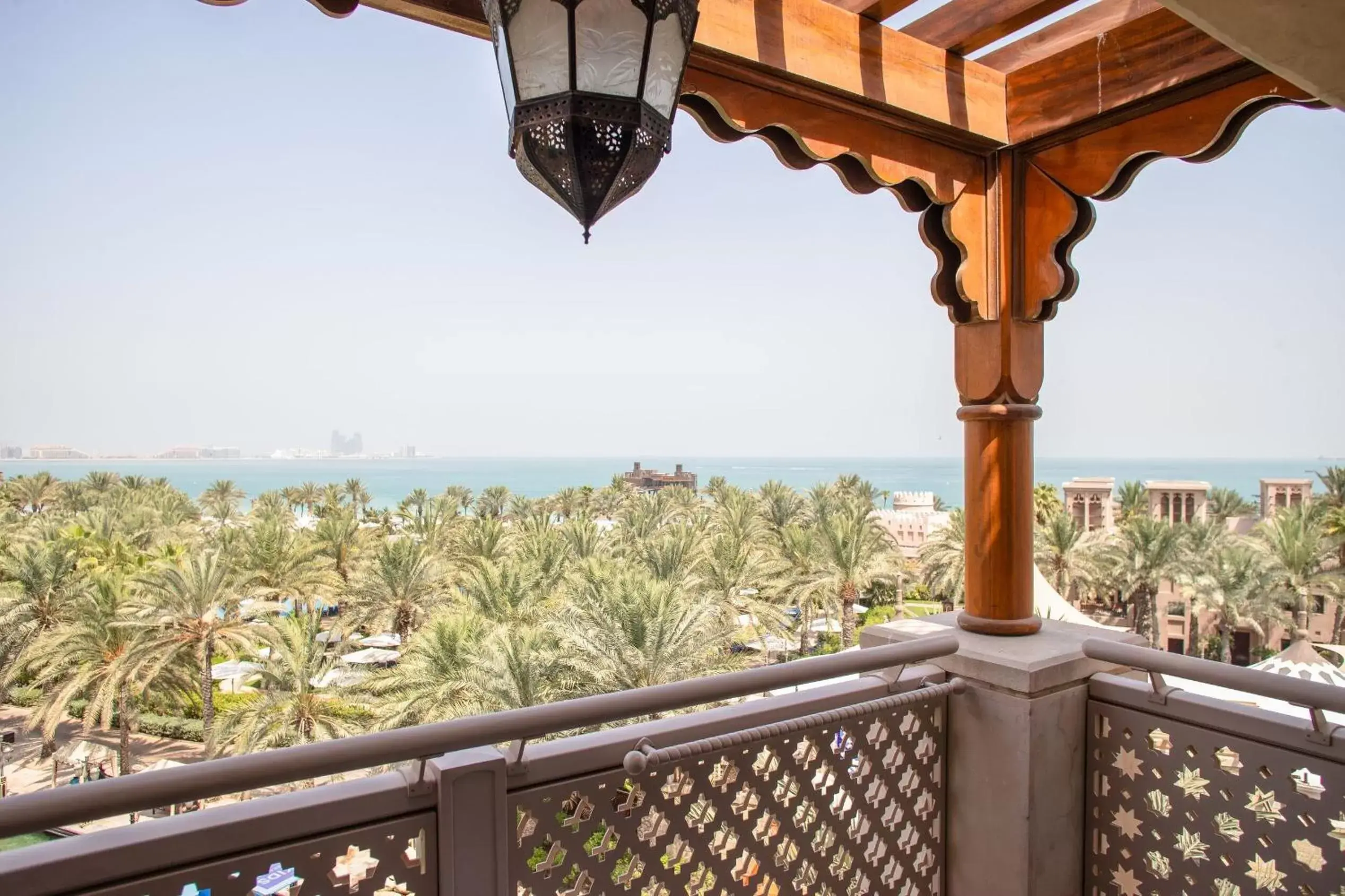 View (from property/room), Balcony/Terrace in Jumeirah Al Qasr