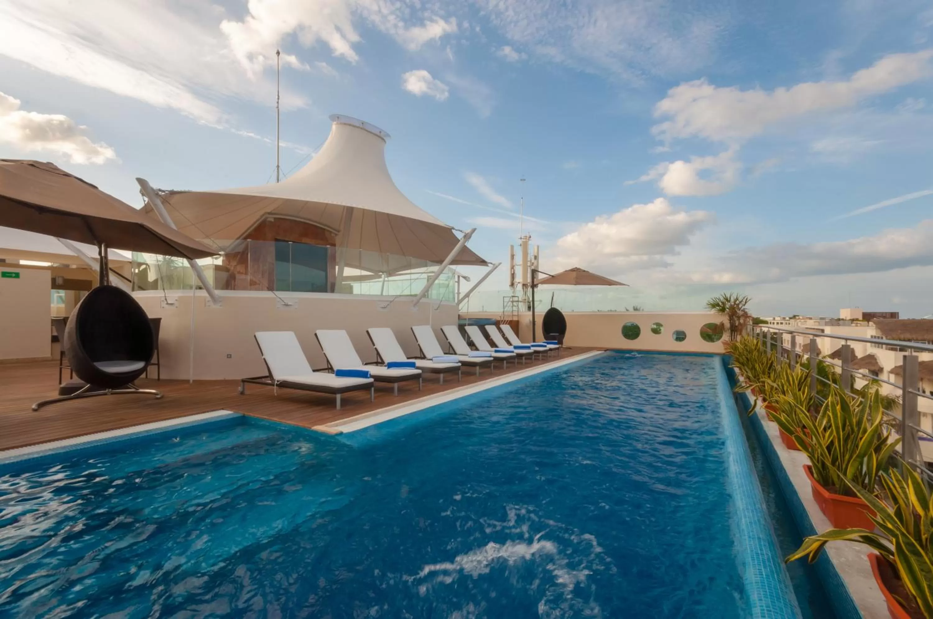 Swimming pool in Senses Quinta Avenida Adults Only Hotel By Artisan