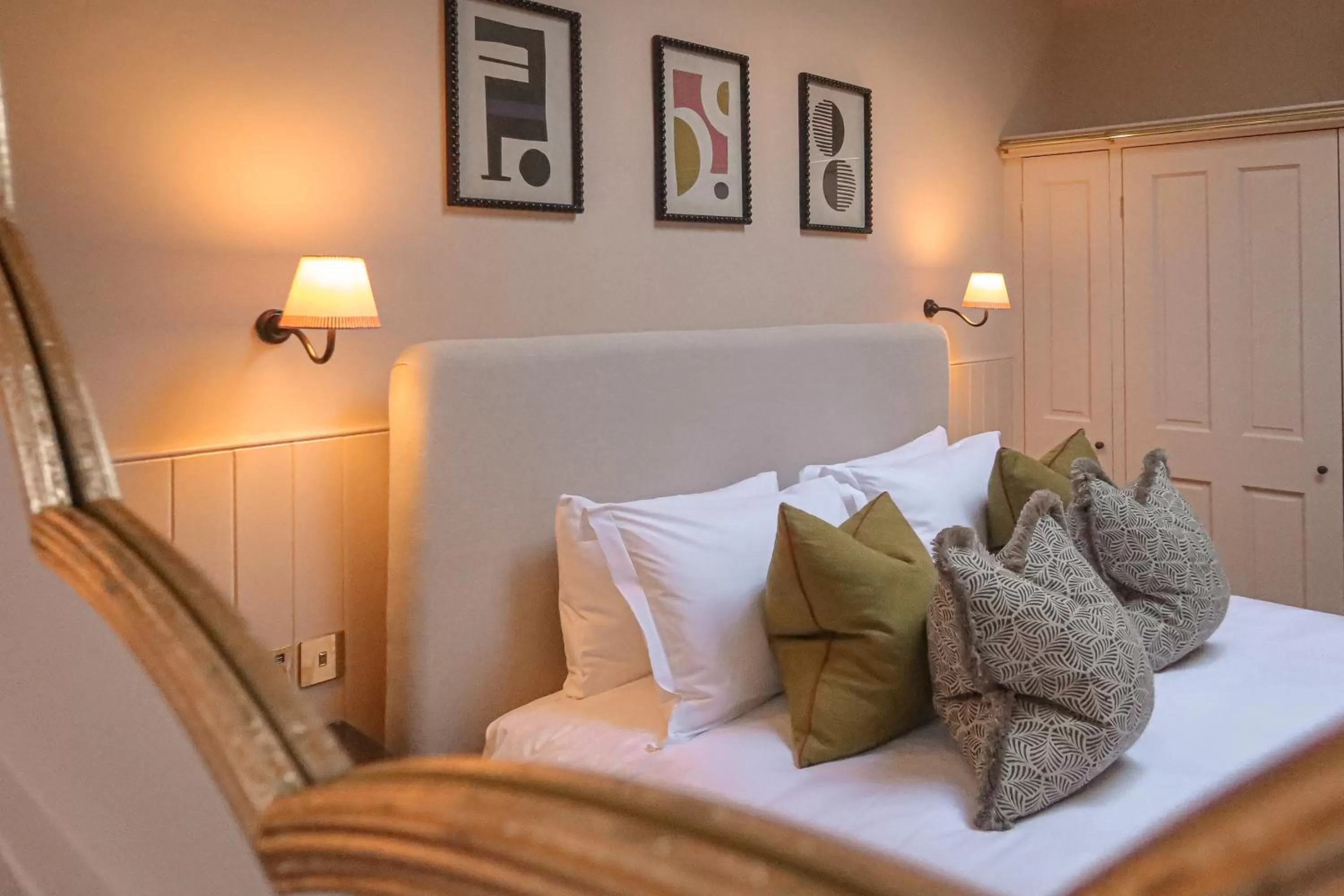 Bed in The Yard in Bath Hotel