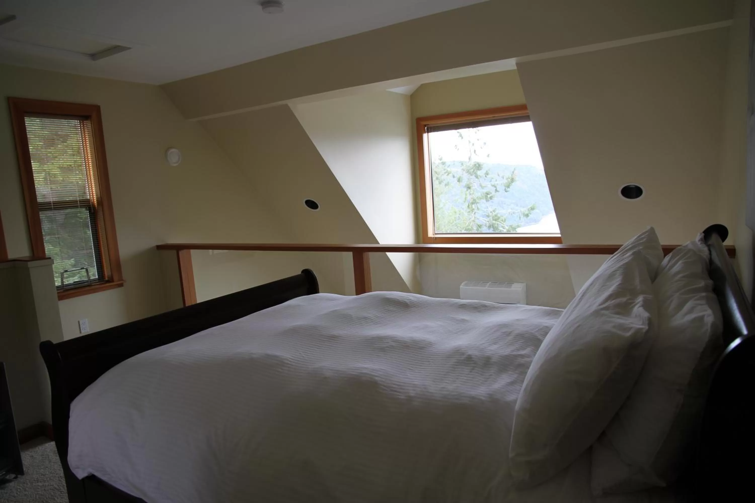 Bed in Moon Water Lodge