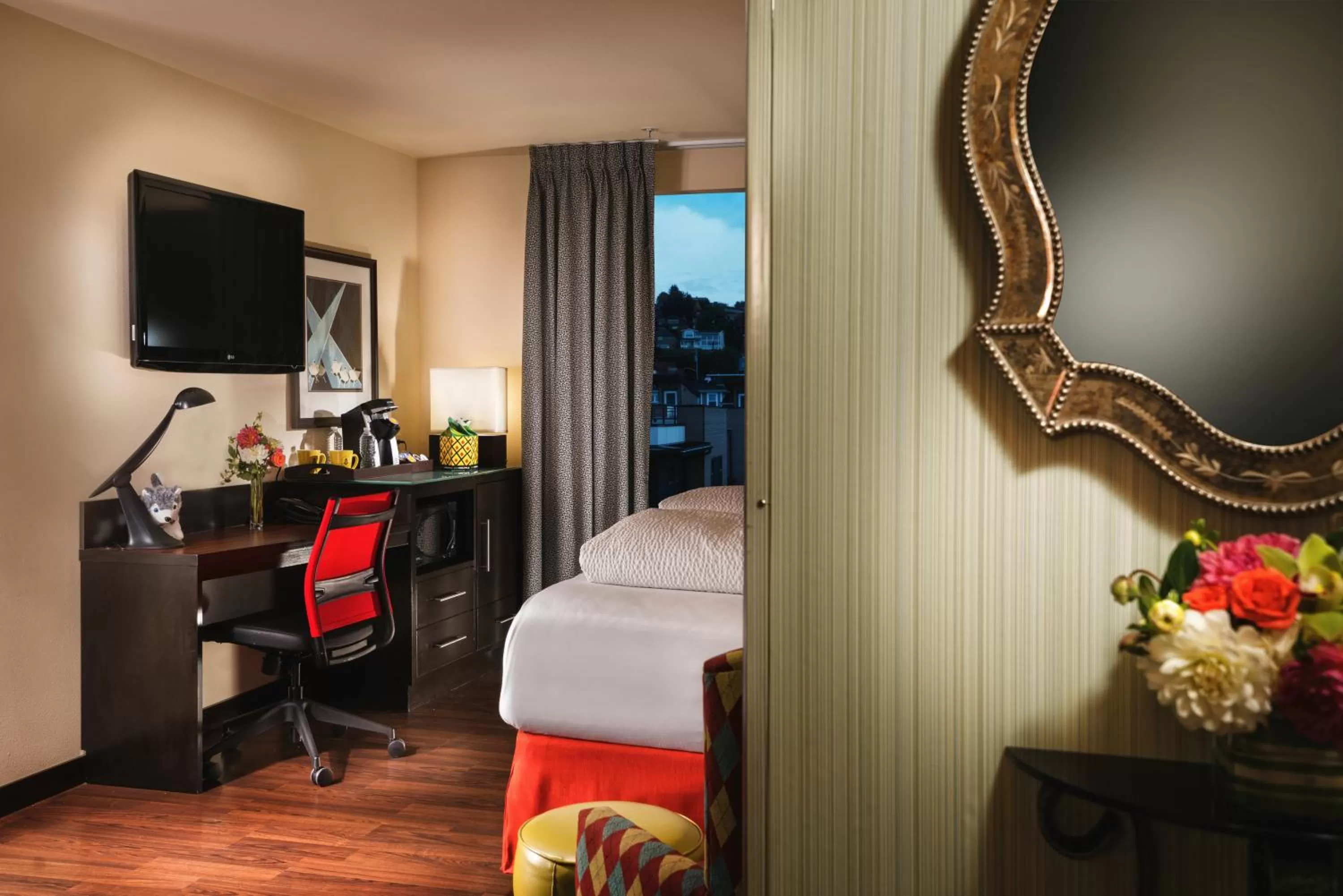 Area and facilities, Bed in Staypineapple, The Maxwell Hotel, Seattle Center Seattle