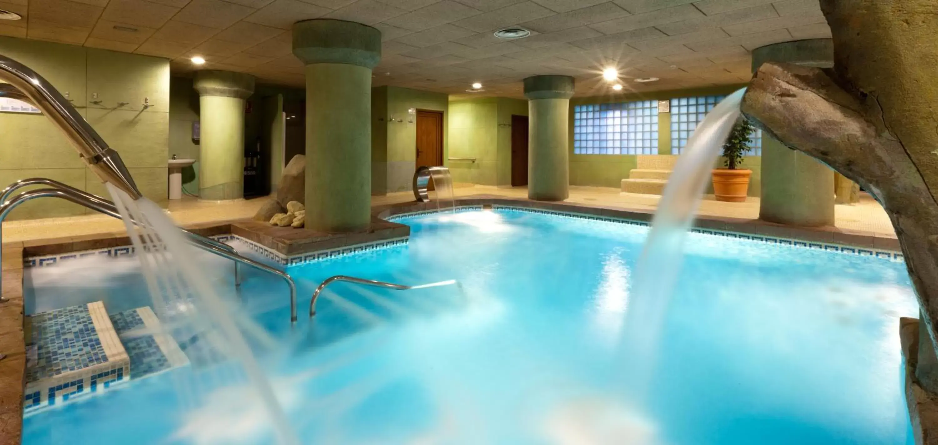Activities, Swimming Pool in Senator Granada Spa Hotel