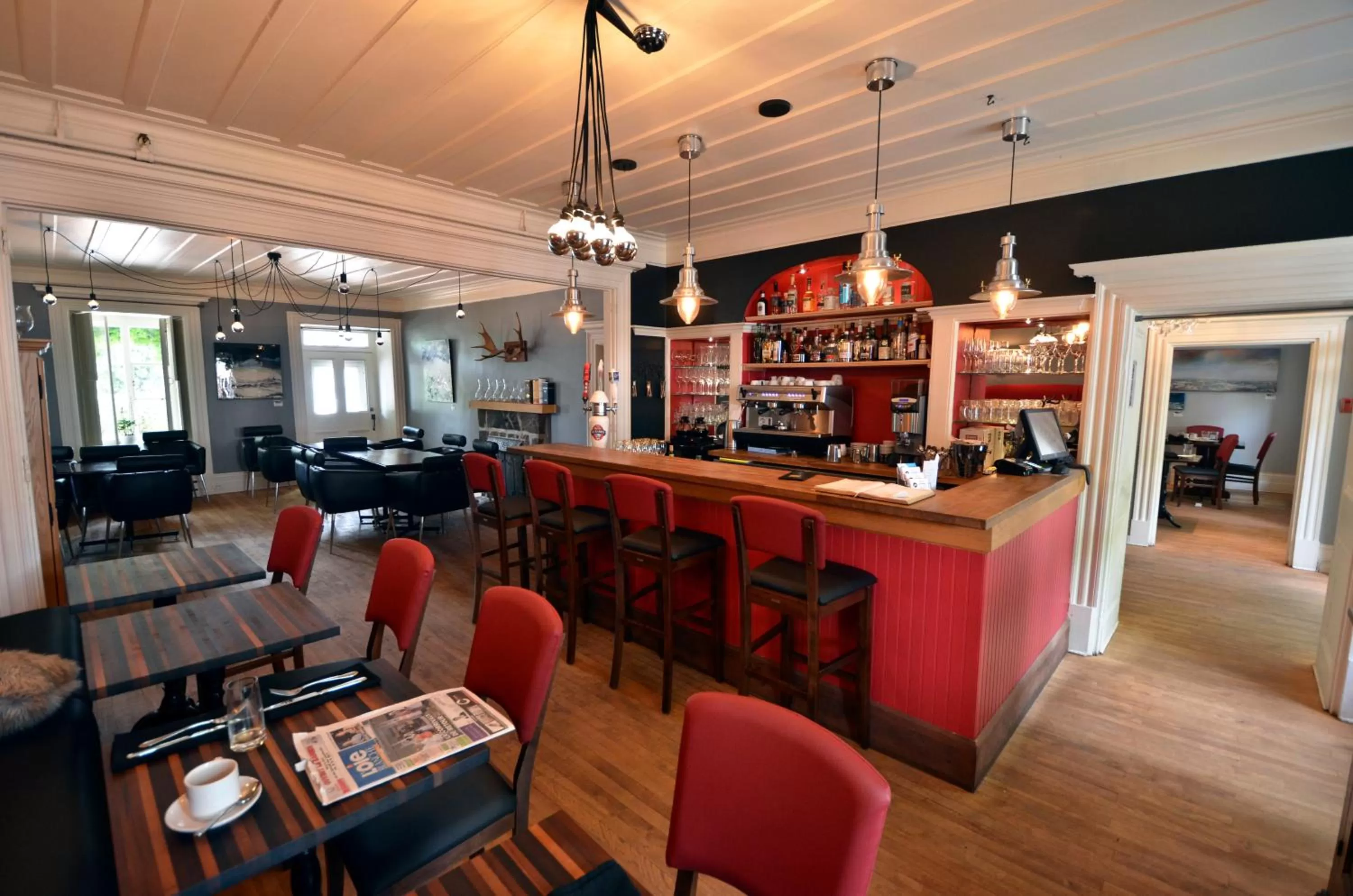 Restaurant/places to eat, Lounge/Bar in La Maison Rousseau