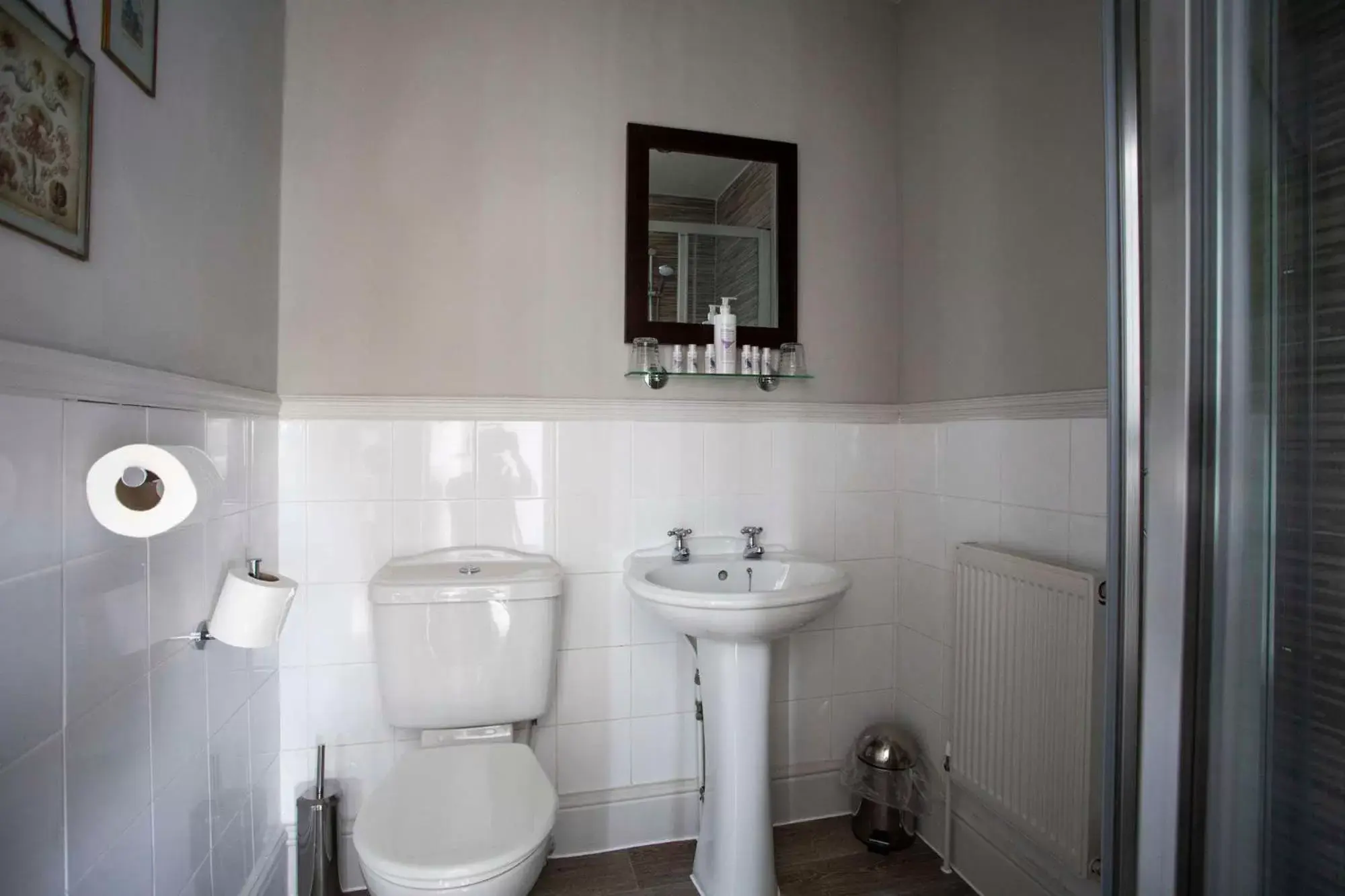 Bathroom in Dunstan House