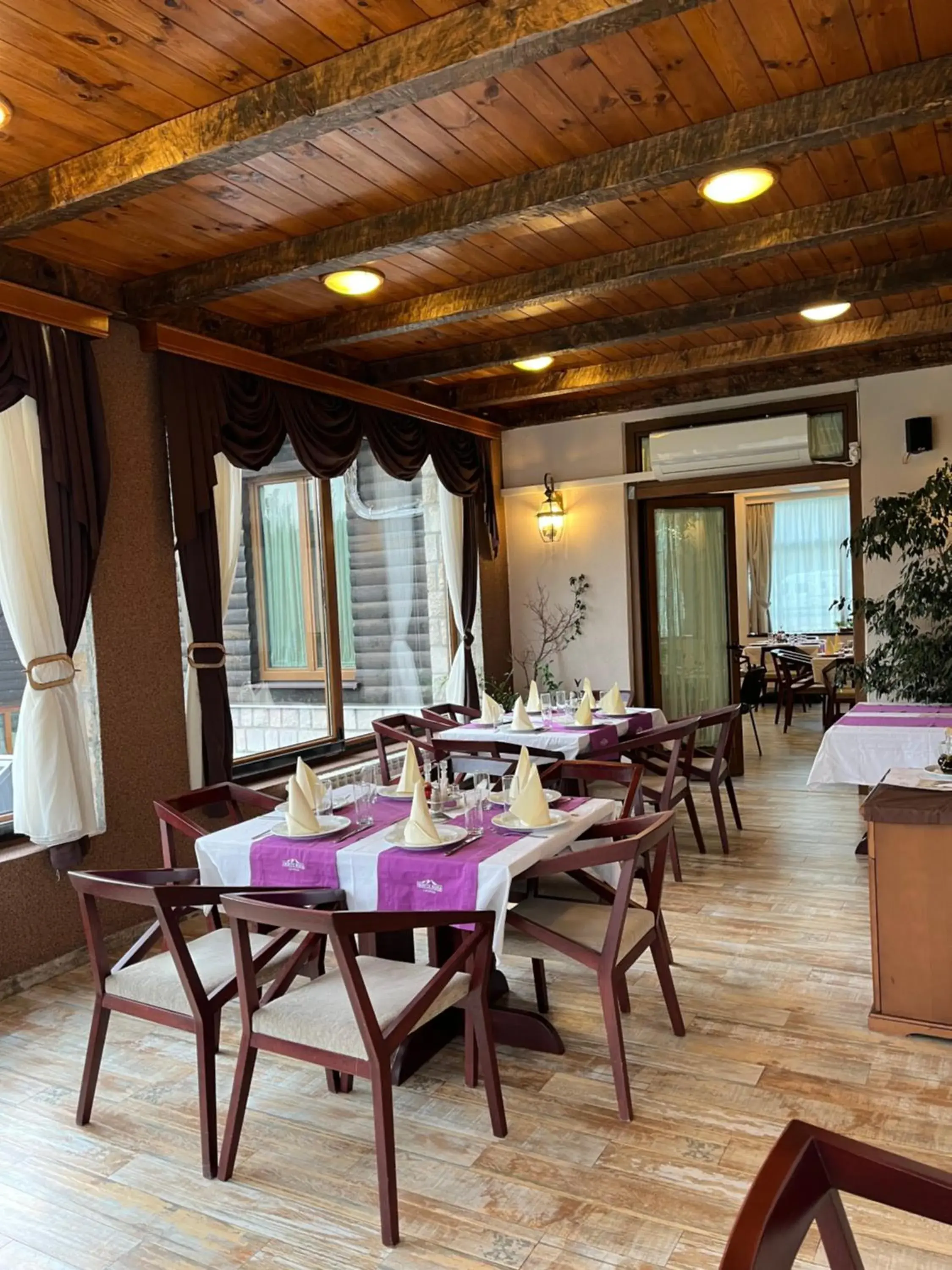 Restaurant/Places to Eat in Hotel Monte Rosa