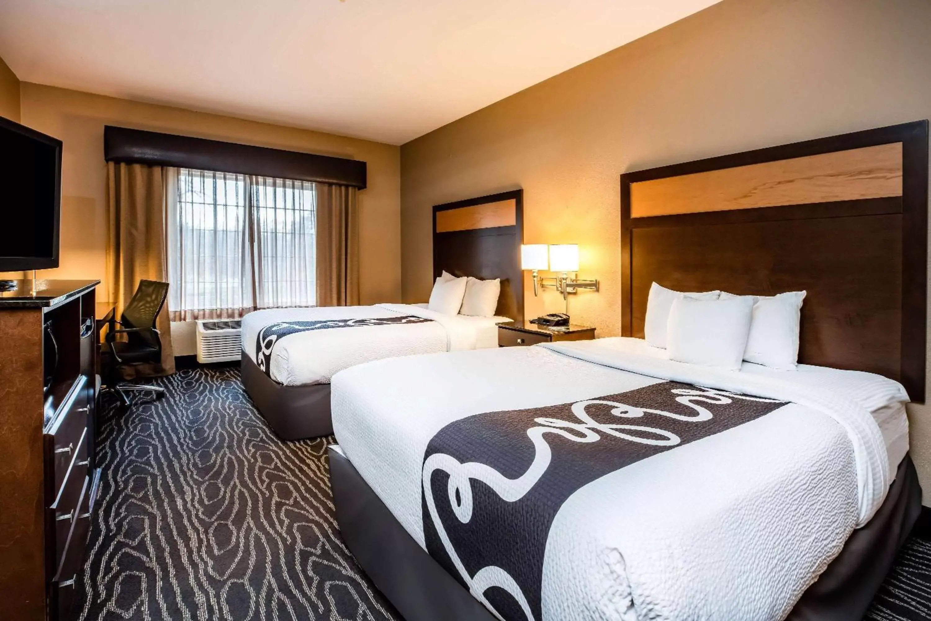 Queen Room with Two Queen Beds in La Quinta by Wyndham Eugene Queen Room with Two Queen Beds in La Quinta by Wyndham Eugene