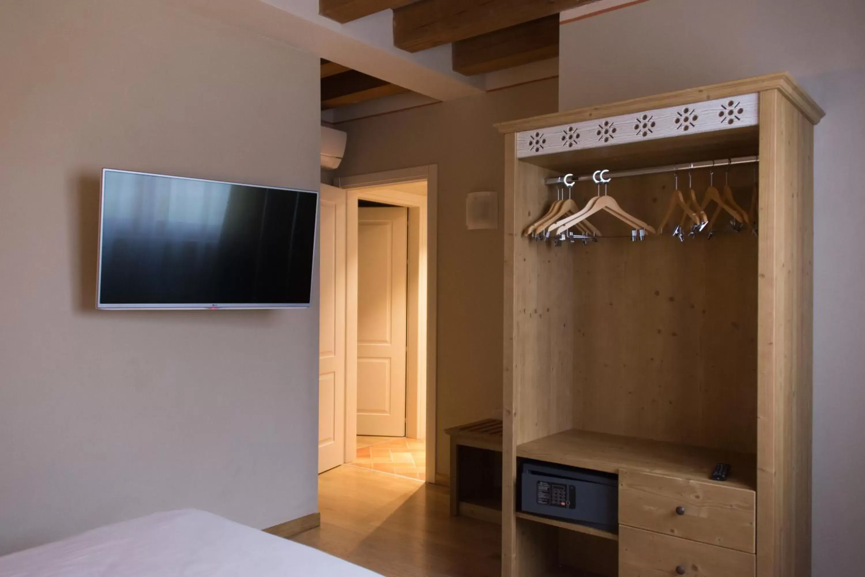 Family Suite - single occupancy in Hotel Sesmones Family Suite - single occupancy in Hotel Sesmones